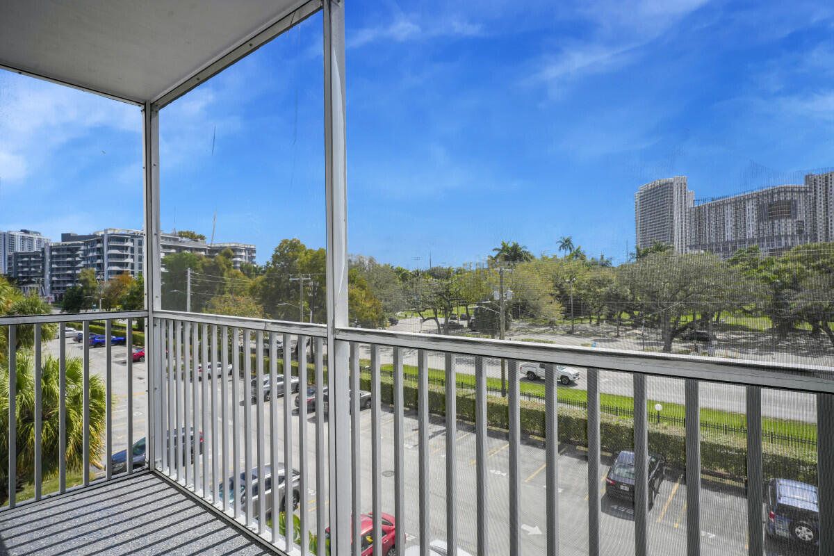 WOODSIDE APTS CONDO - Residential