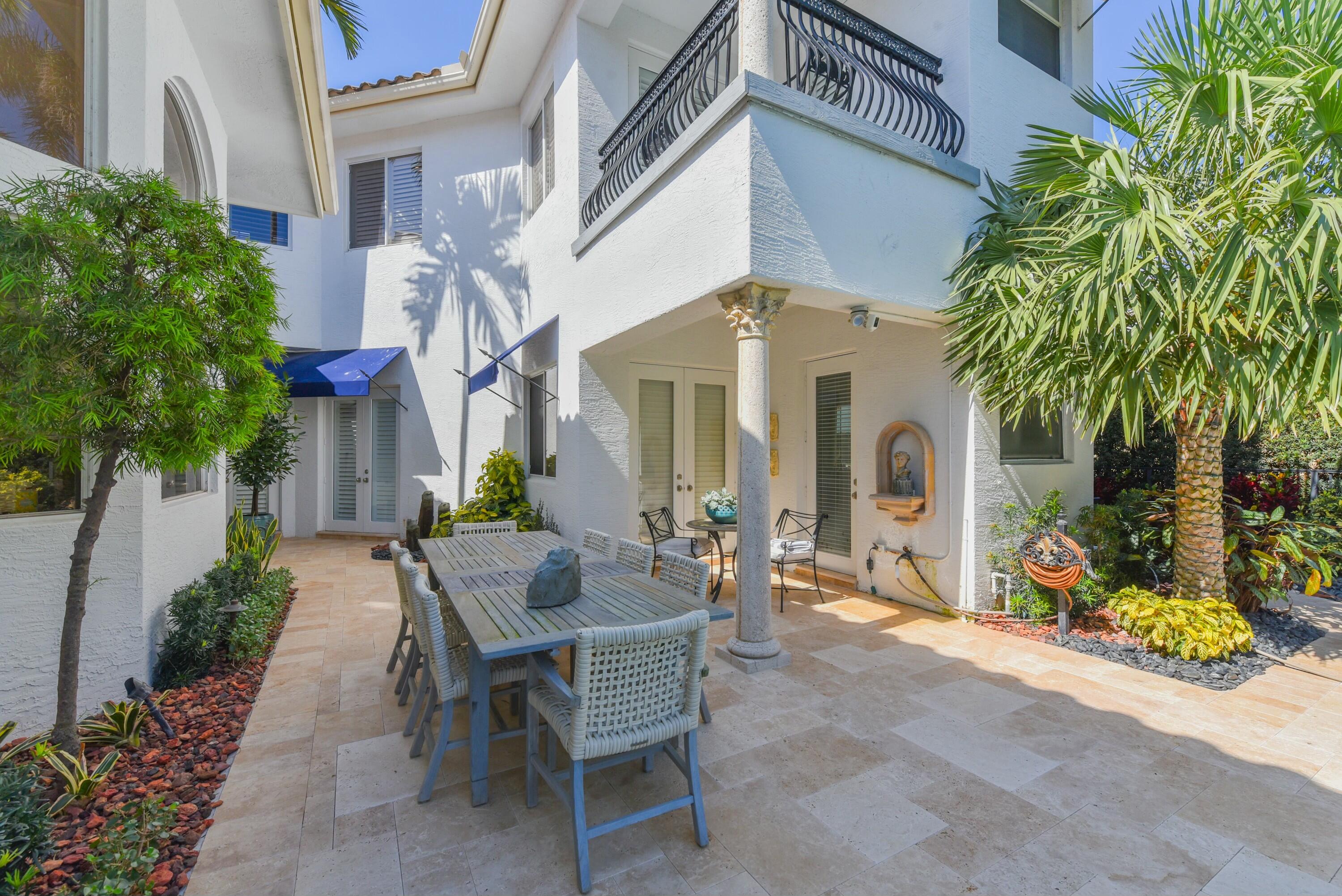 ROYAL PALM YACHT & COUNTRY CLUB - Residential