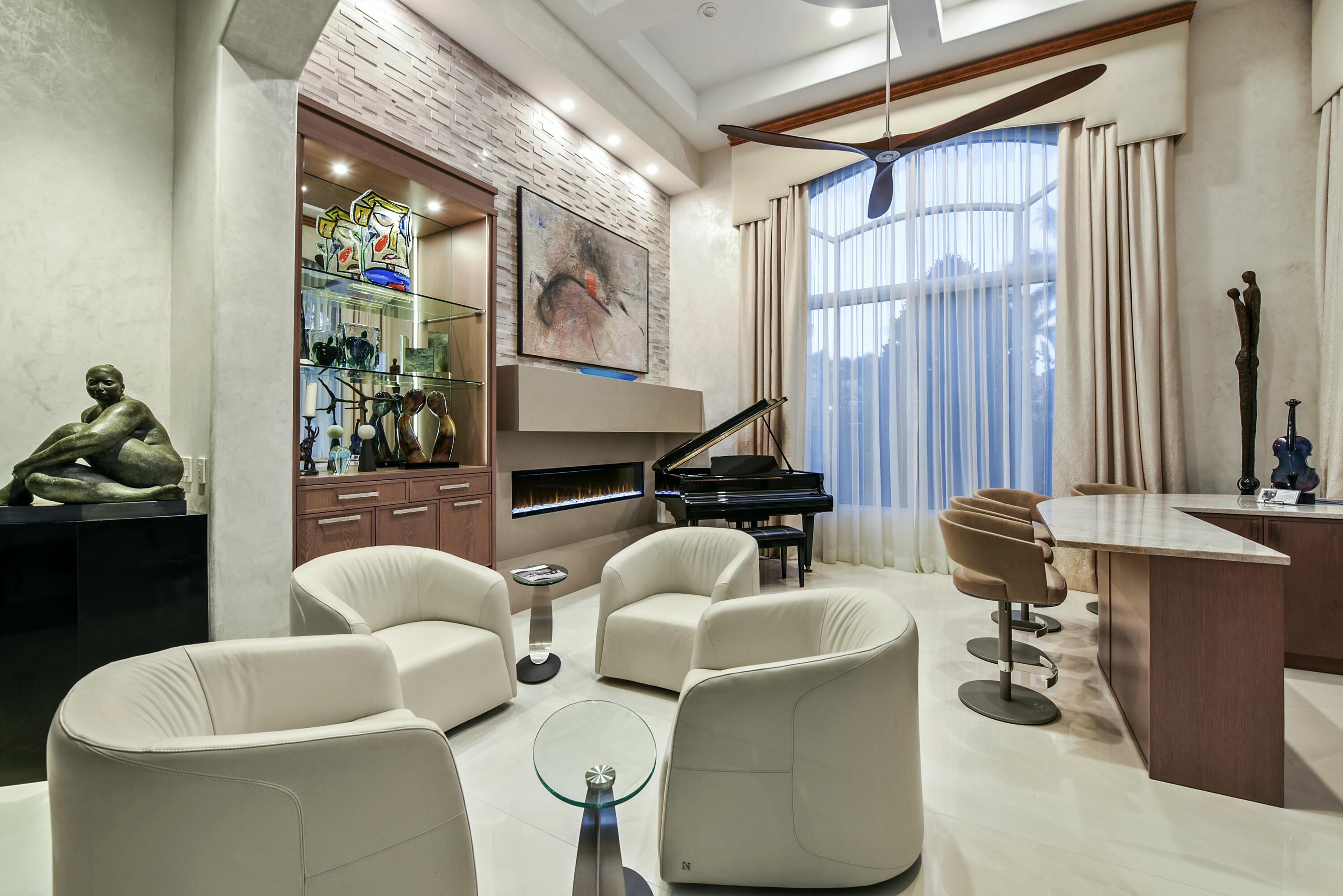 ROYAL PALM YACHT & COUNTRY CLUB - Residential