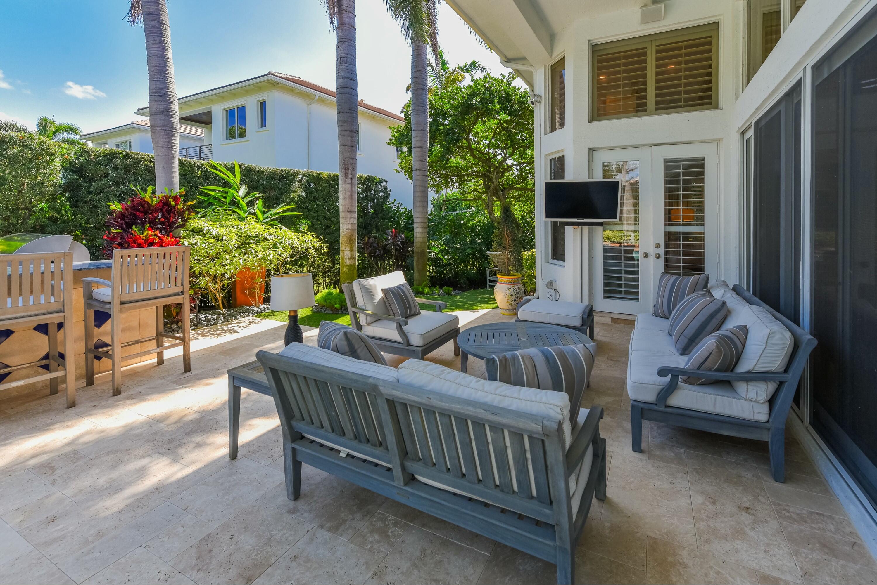 ROYAL PALM YACHT & COUNTRY CLUB - Residential