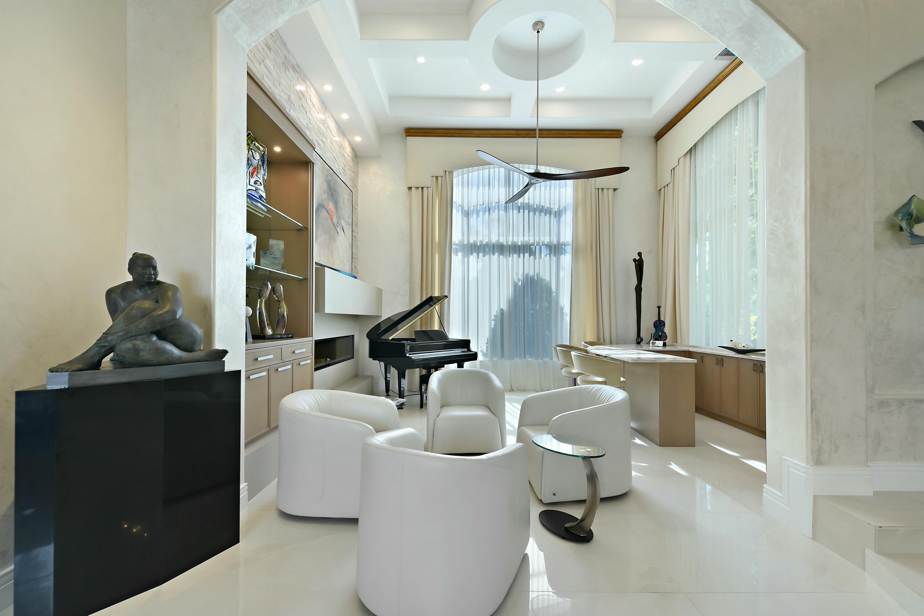 ROYAL PALM YACHT & COUNTRY CLUB - Residential
