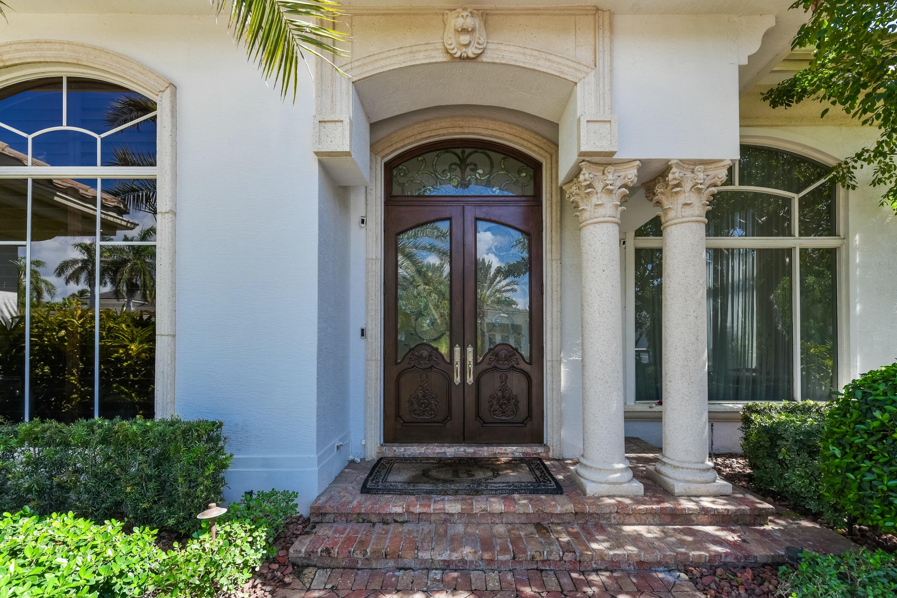 ROYAL PALM YACHT & COUNTRY CLUB - Residential