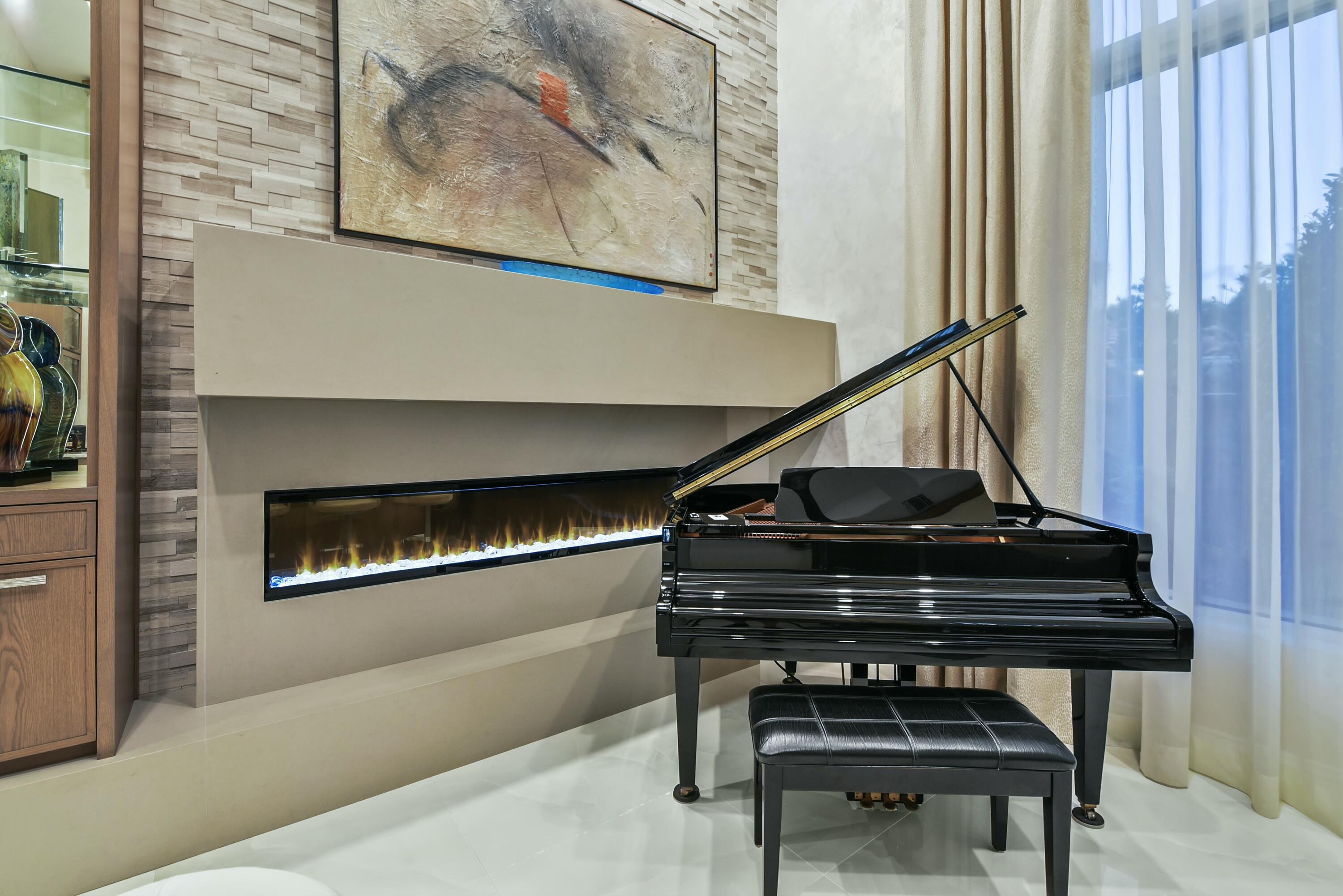 ROYAL PALM YACHT & COUNTRY CLUB - Residential