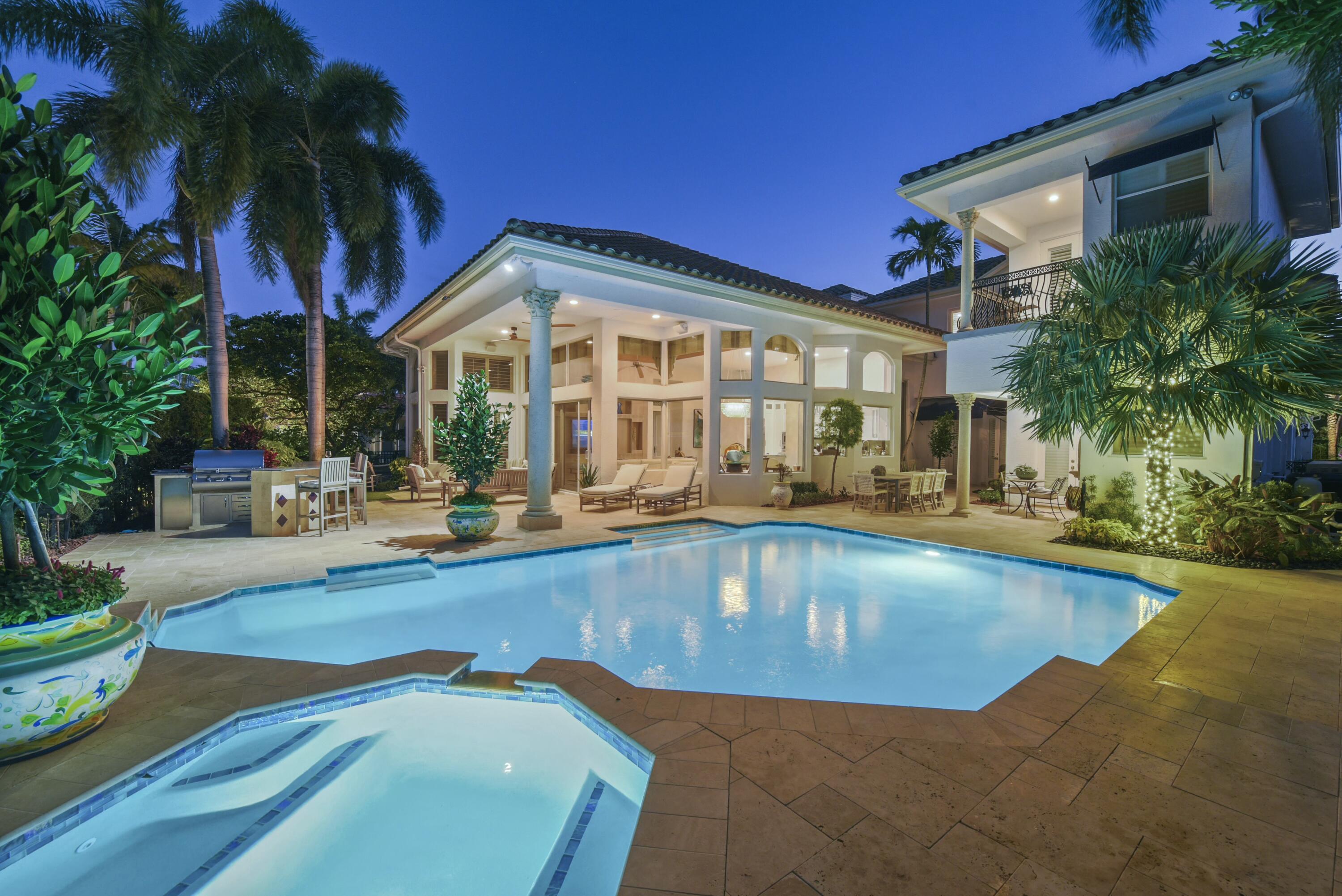 ROYAL PALM YACHT & COUNTRY CLUB - Residential