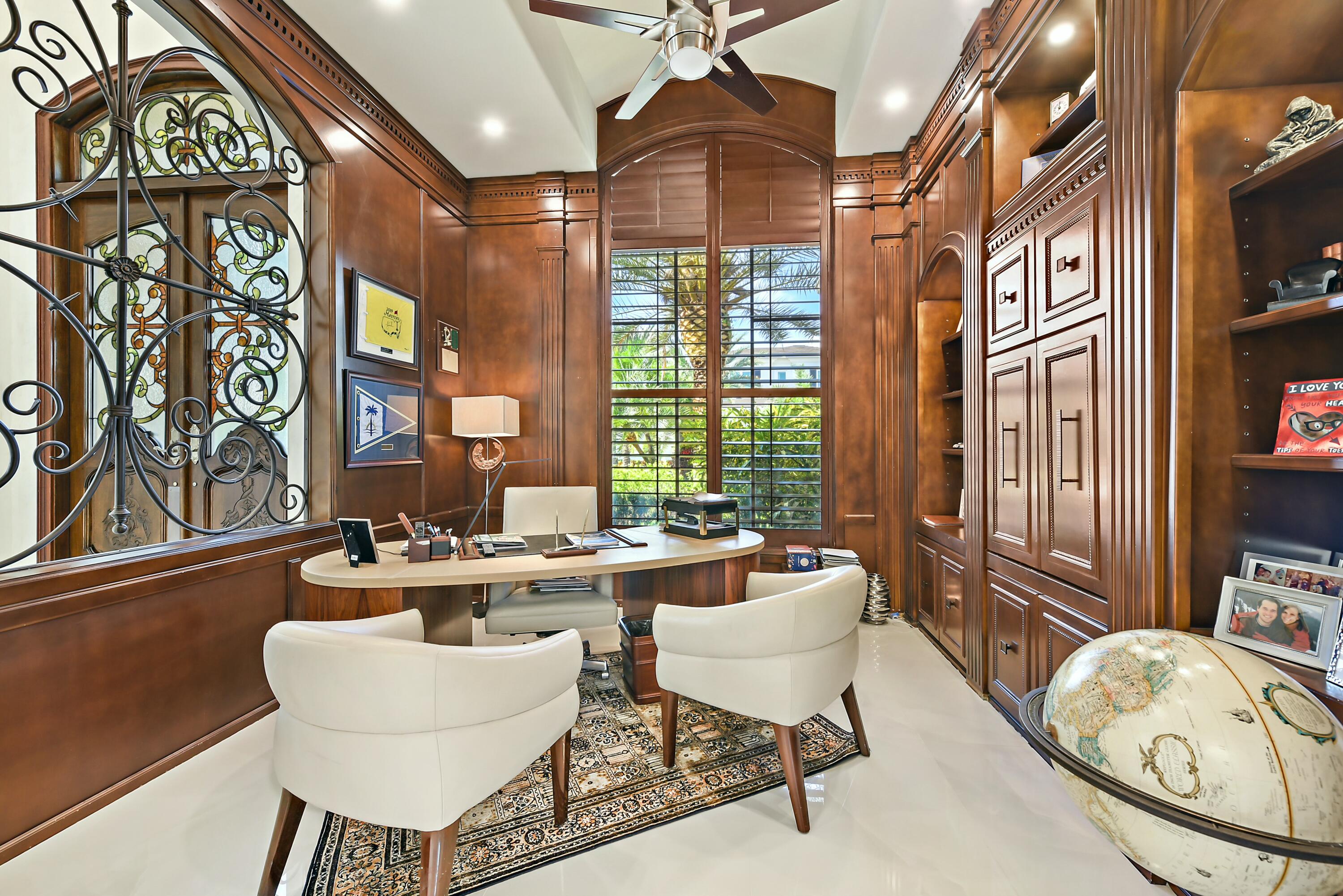 ROYAL PALM YACHT & COUNTRY CLUB - Residential