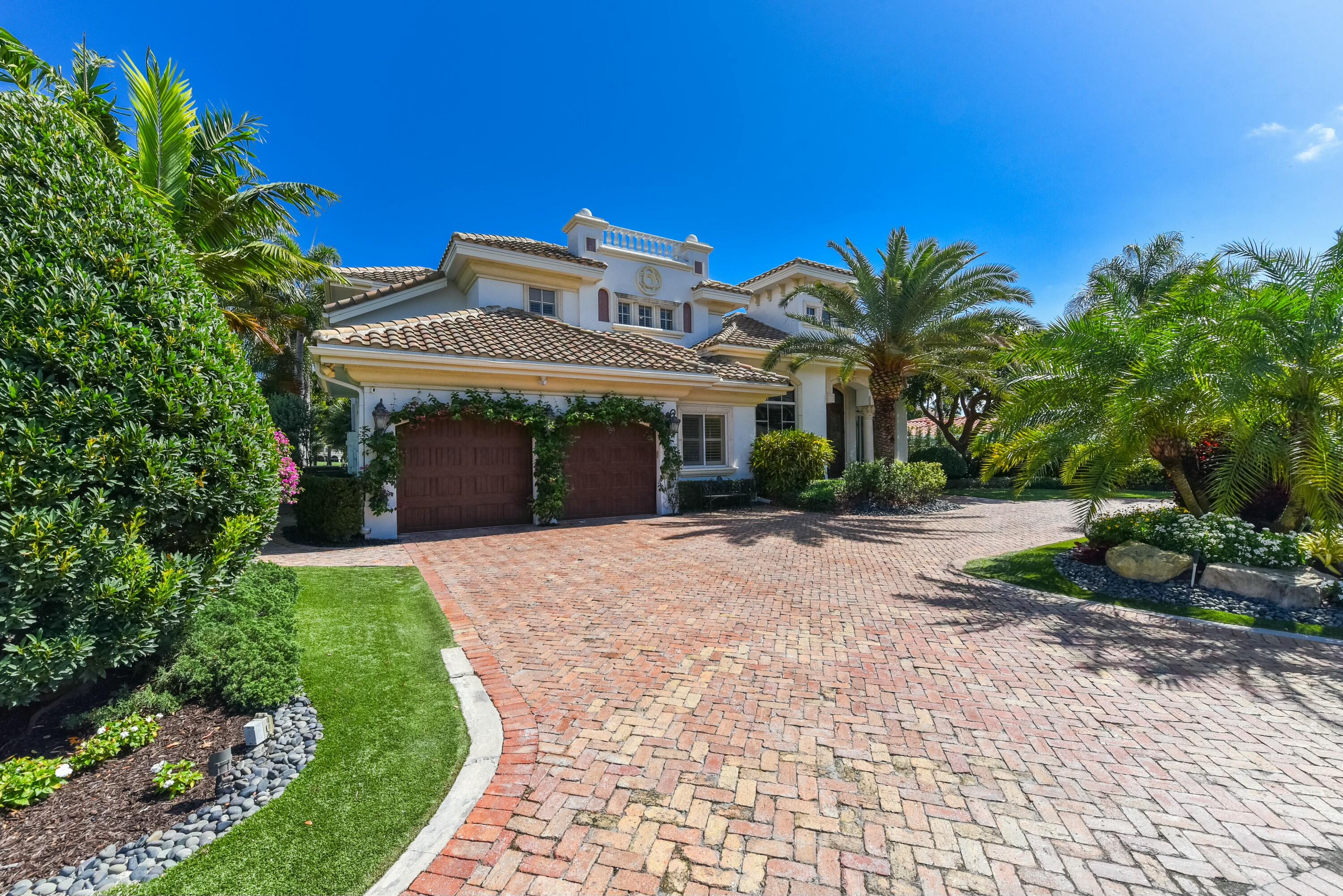 ROYAL PALM YACHT & COUNTRY CLUB - Residential