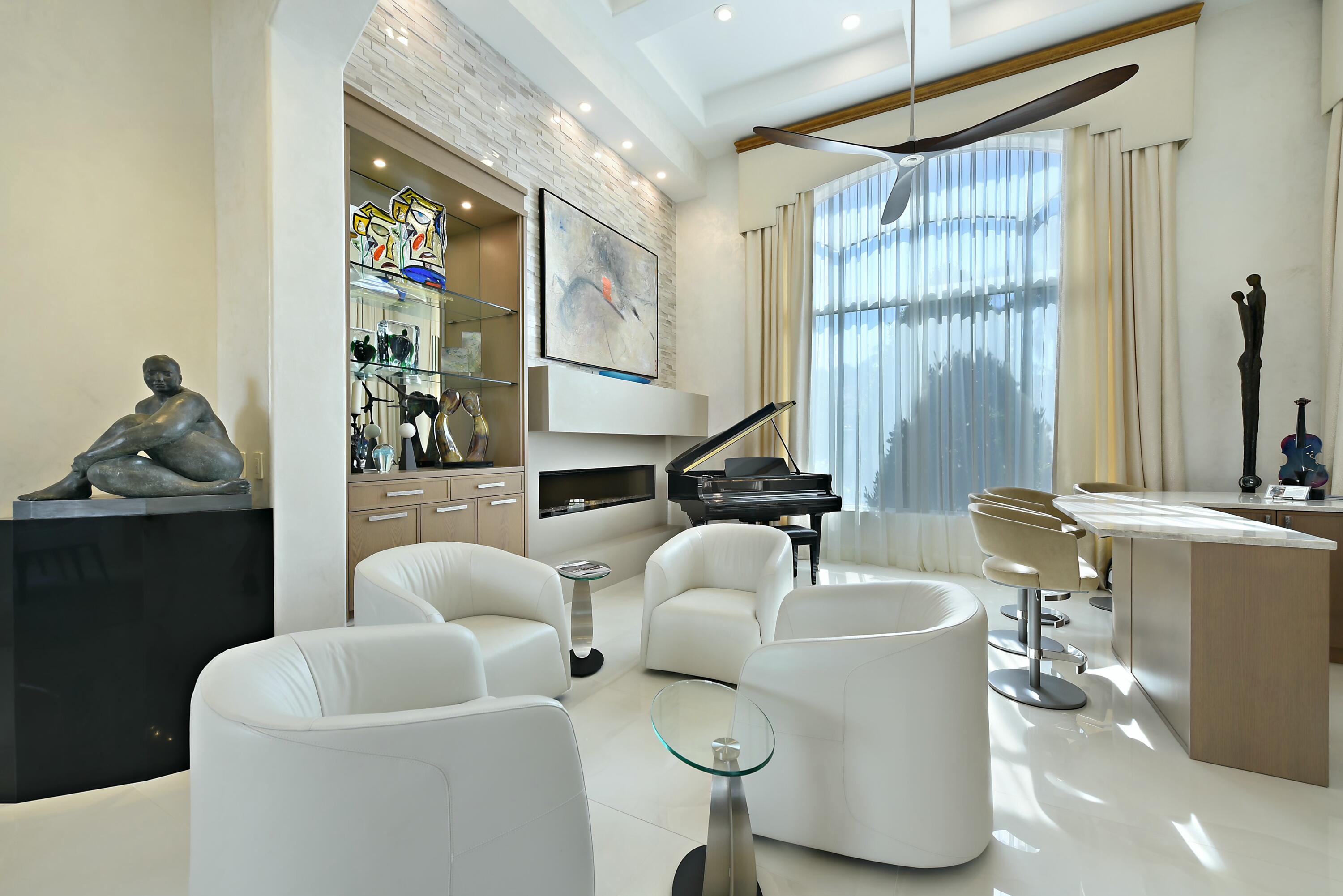 ROYAL PALM YACHT & COUNTRY CLUB - Residential
