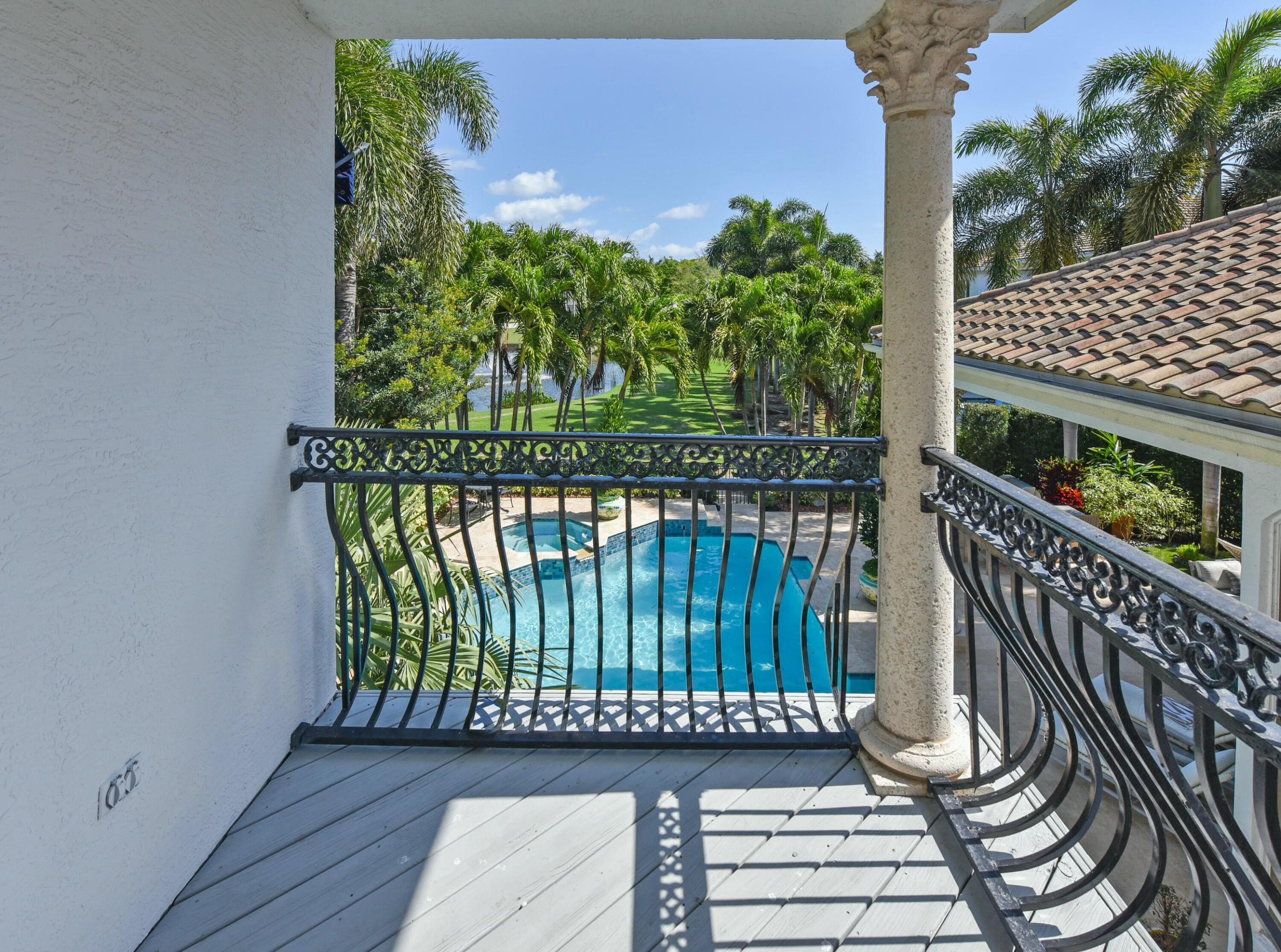 ROYAL PALM YACHT & COUNTRY CLUB - Residential