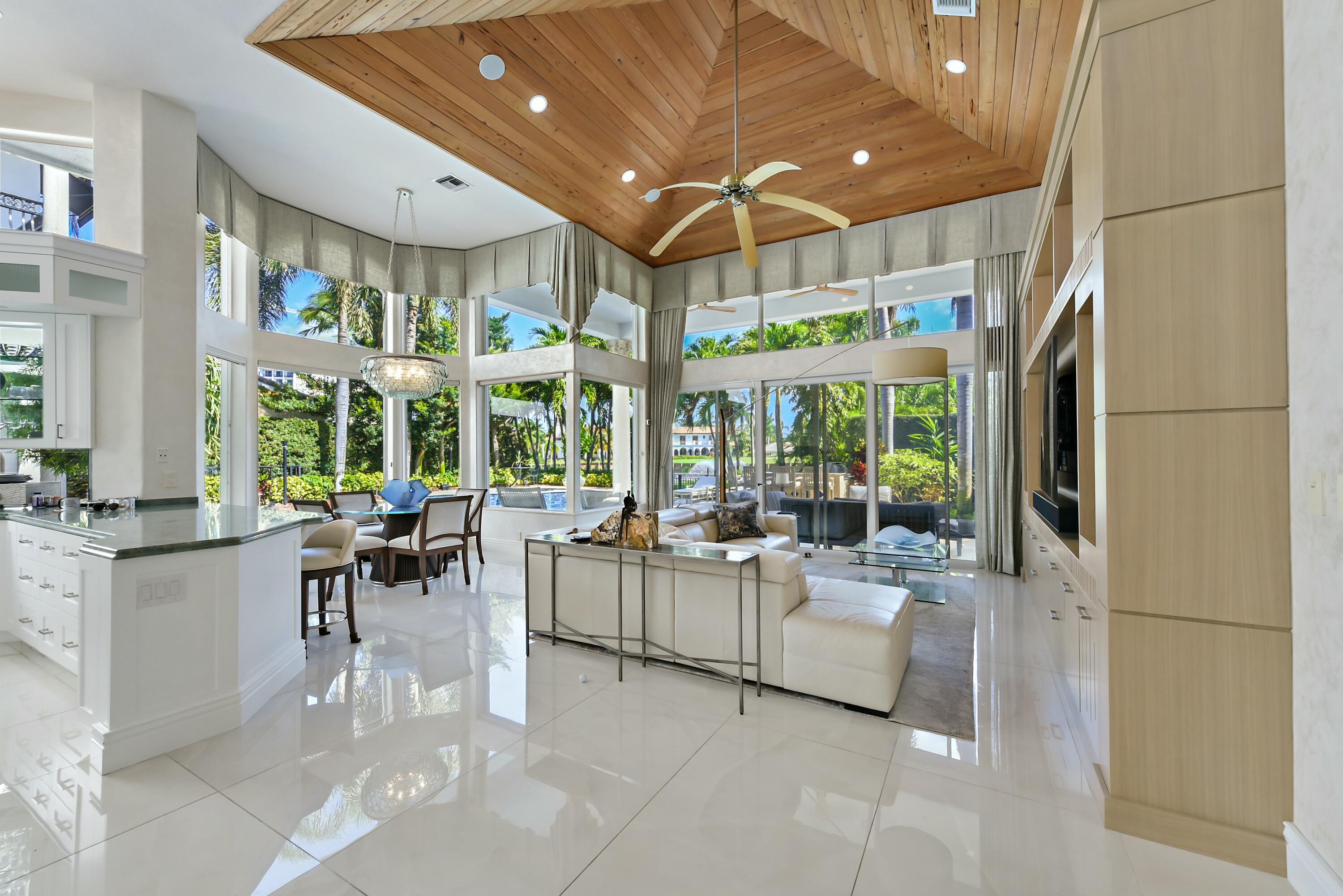 ROYAL PALM YACHT & COUNTRY CLUB - Residential