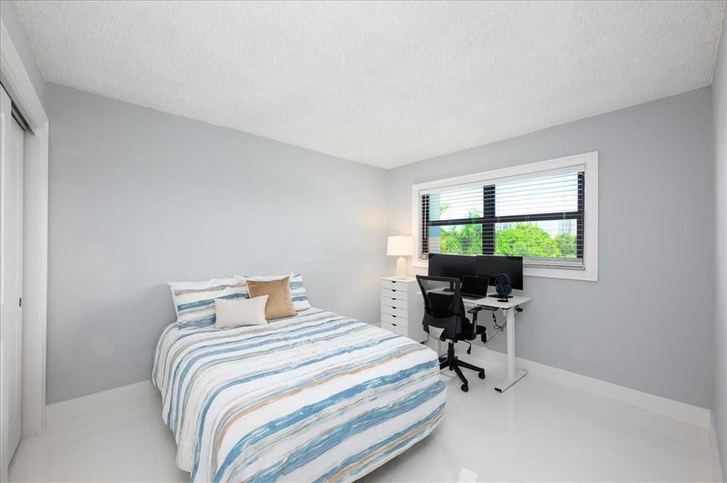 RIVER REACH CONDOMINIUM I - Residential