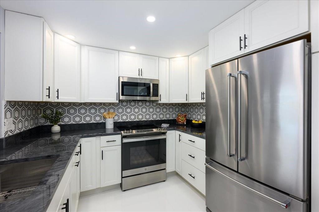 RIVER REACH CONDOMINIUM I - Residential
