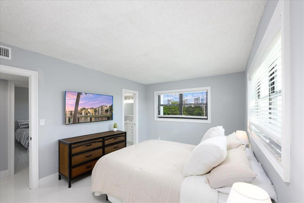 RIVER REACH CONDOMINIUM I - Residential