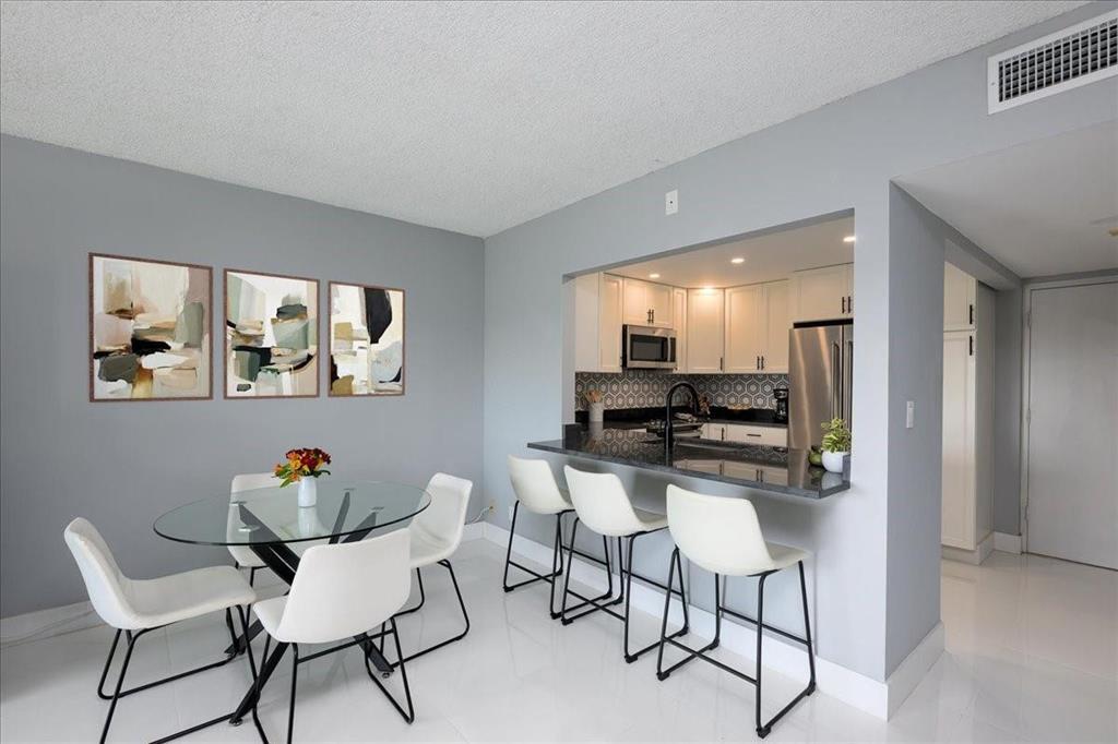 RIVER REACH CONDOMINIUM I - Residential