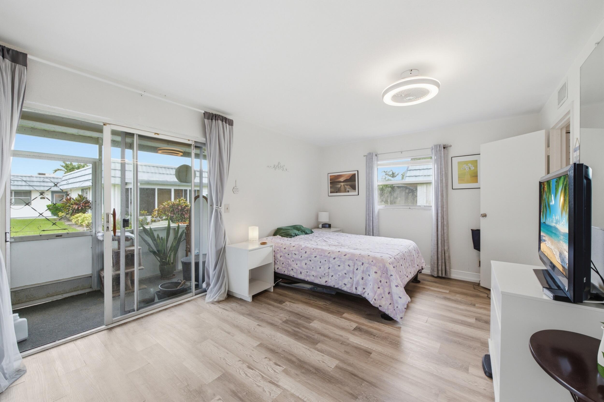 KINGS POINT WATERFORD CONDOS - Residential