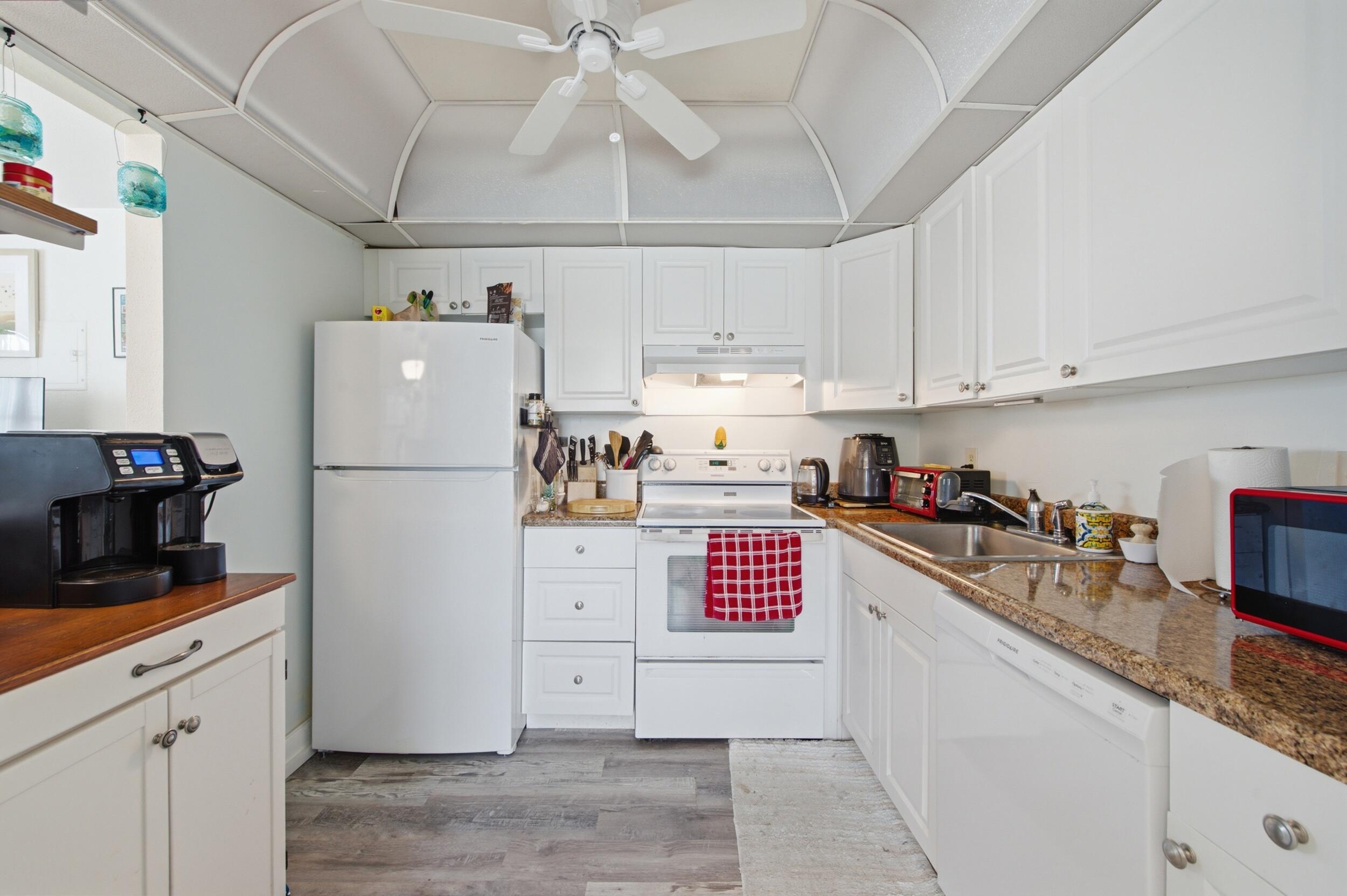 KINGS POINT WATERFORD CONDOS - Residential