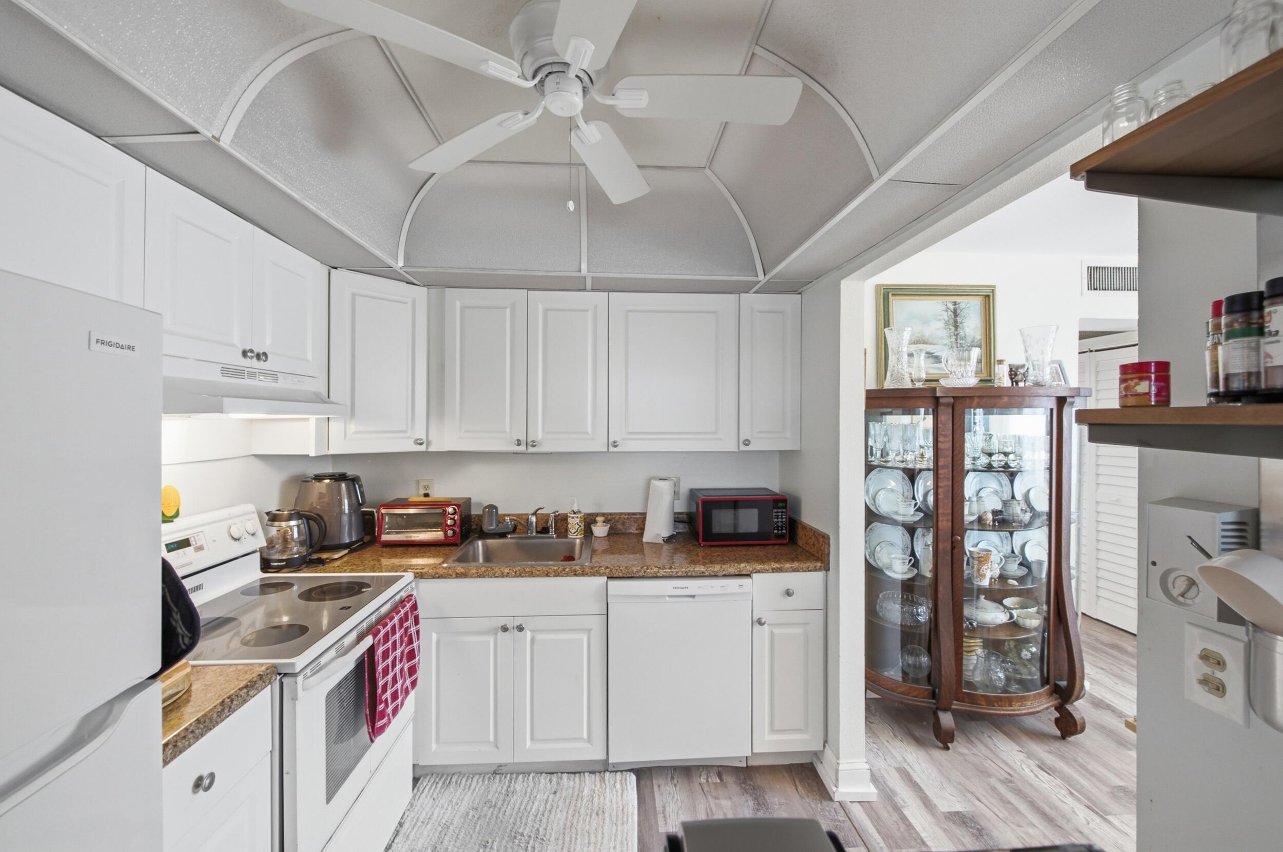 KINGS POINT WATERFORD CONDOS - Residential