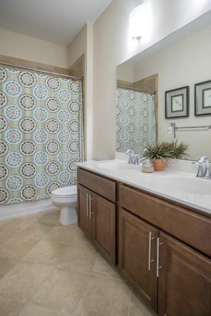 BLUE LAKE TOWNHOMES - Residential Lease