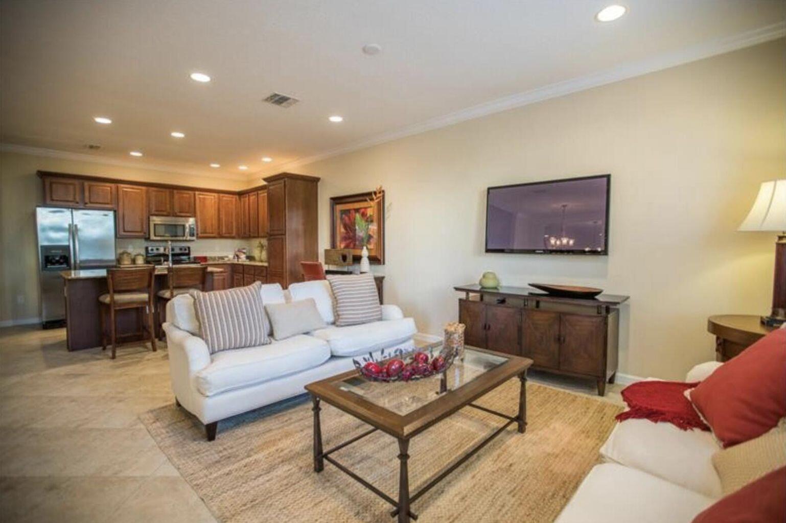 BLUE LAKE TOWNHOMES - Residential Lease