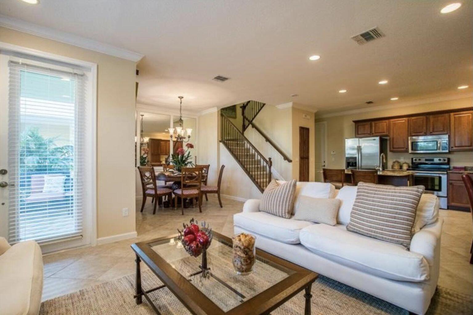 BLUE LAKE TOWNHOMES - Residential Lease