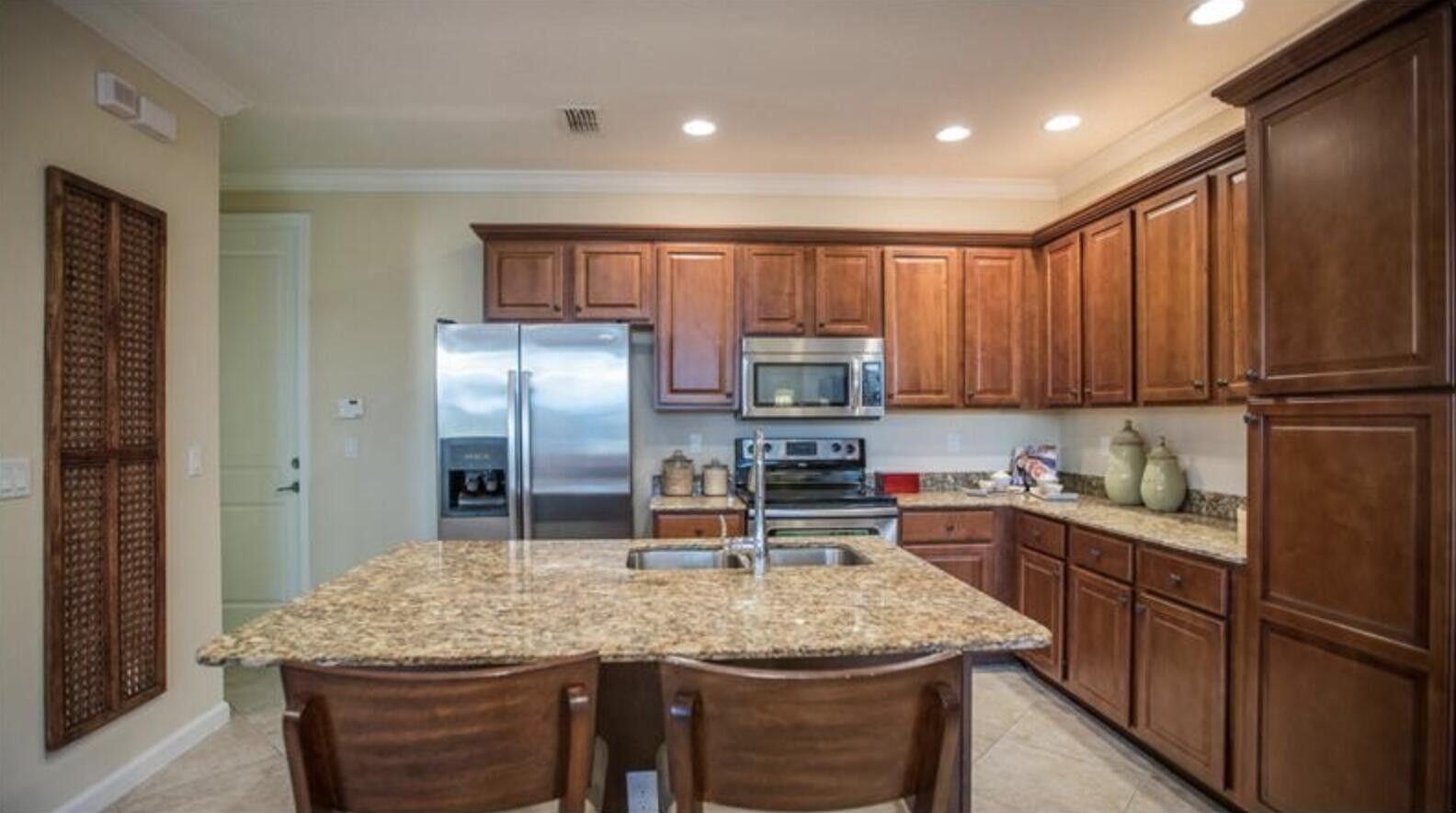 BLUE LAKE TOWNHOMES - Residential Lease