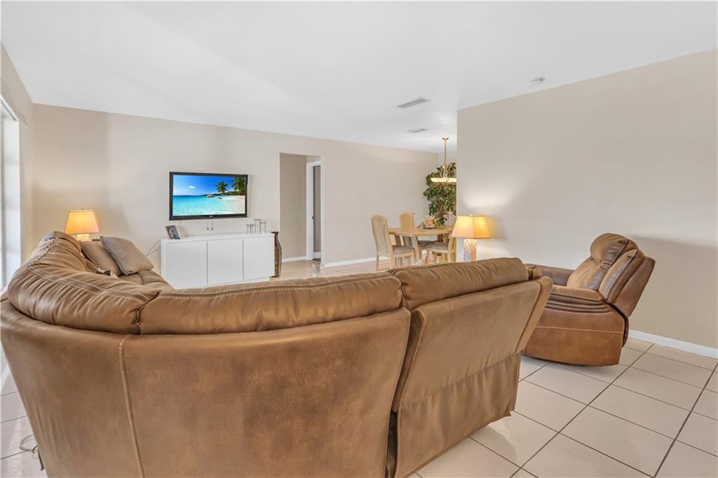 Paradise Gardens Sec 4 76 - Residential