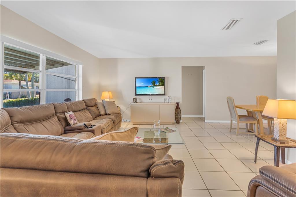 Paradise Gardens Sec 4 76 - Residential