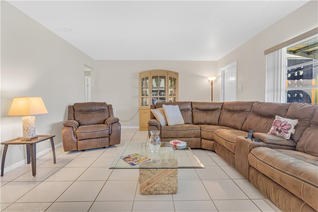 Paradise Gardens Sec 4 76 - Residential