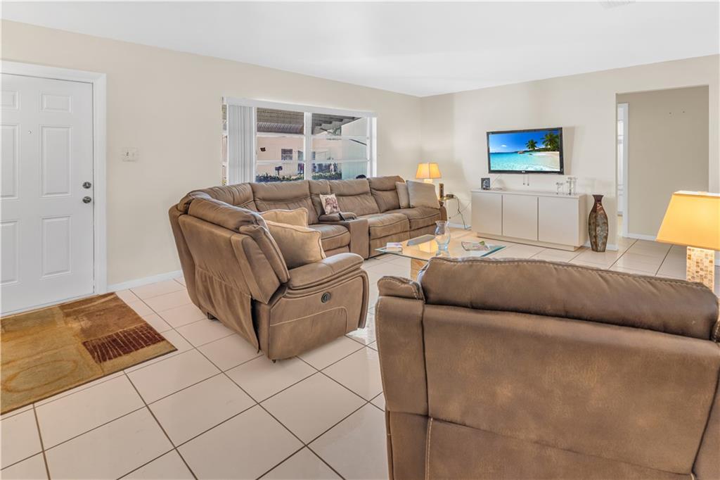 Paradise Gardens Sec 4 76 - Residential