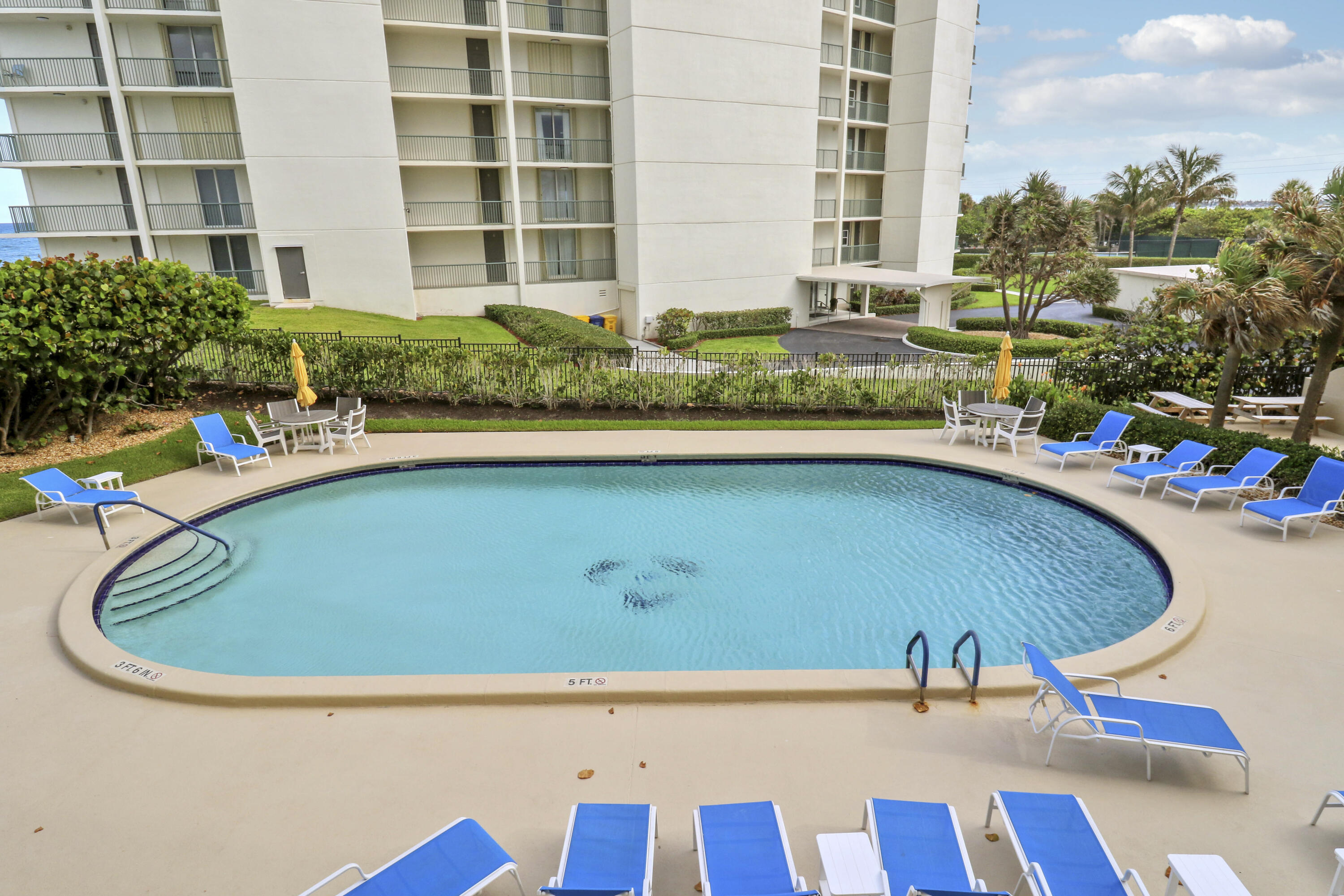 CONNEMARA CONDO - Residential