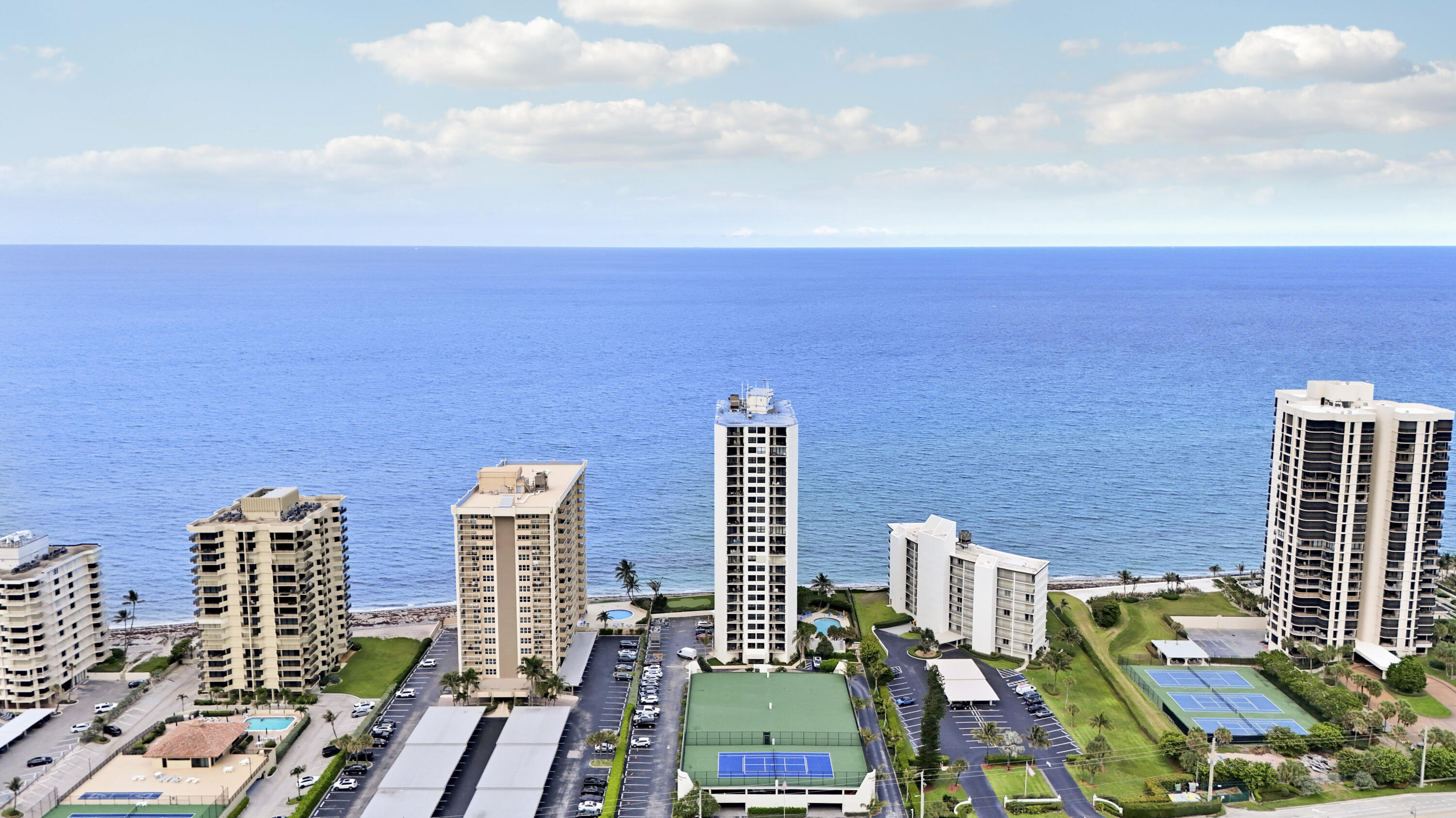 CONNEMARA CONDO - Residential