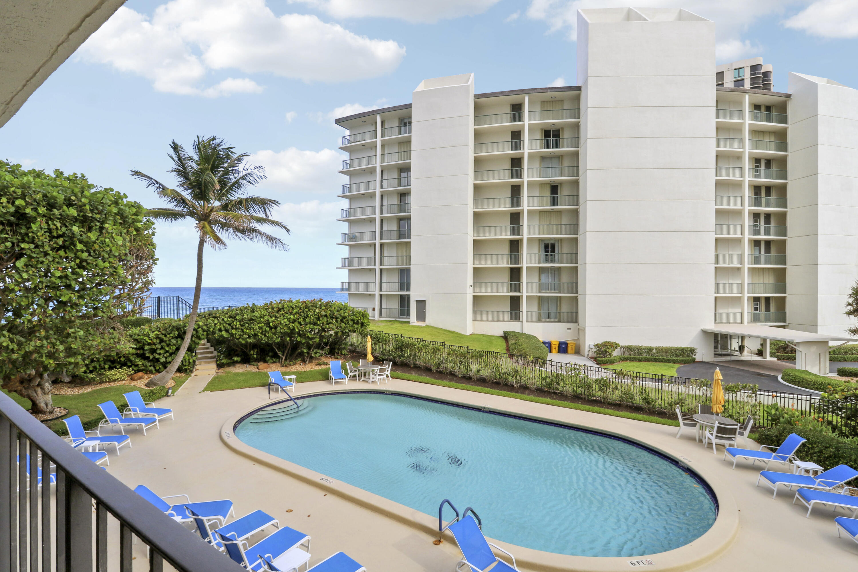 CONNEMARA CONDO - Residential