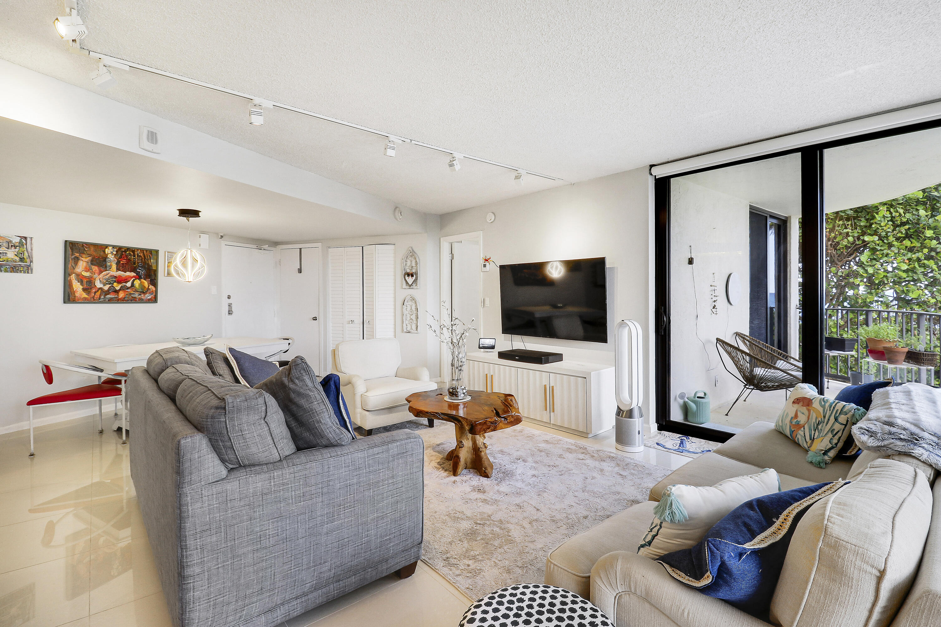 CONNEMARA CONDO - Residential
