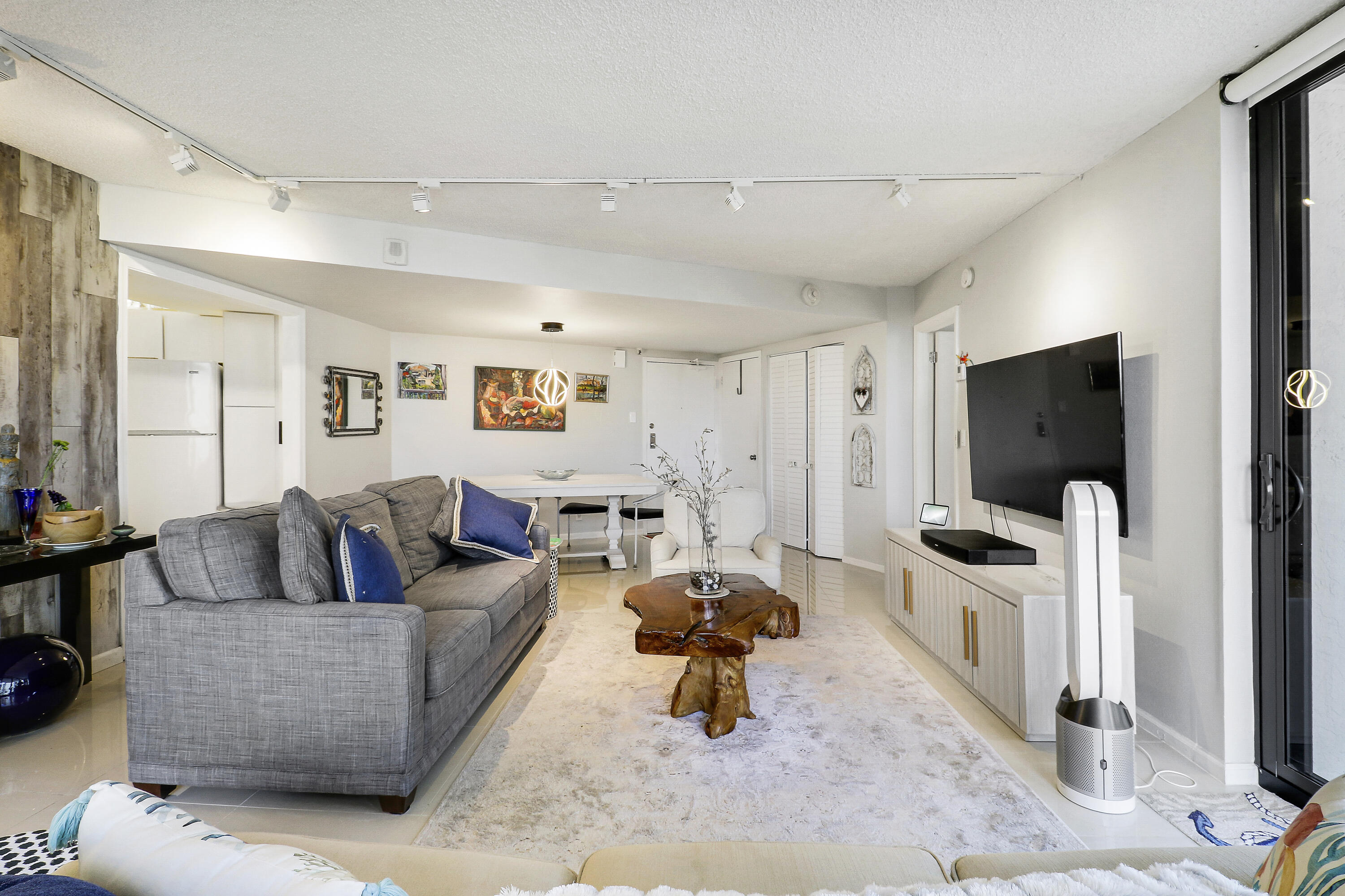 CONNEMARA CONDO - Residential
