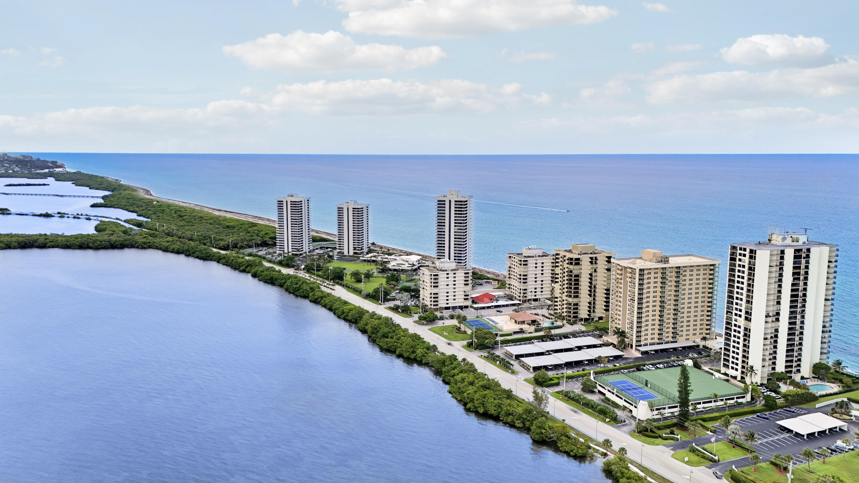 CONNEMARA CONDO - Residential