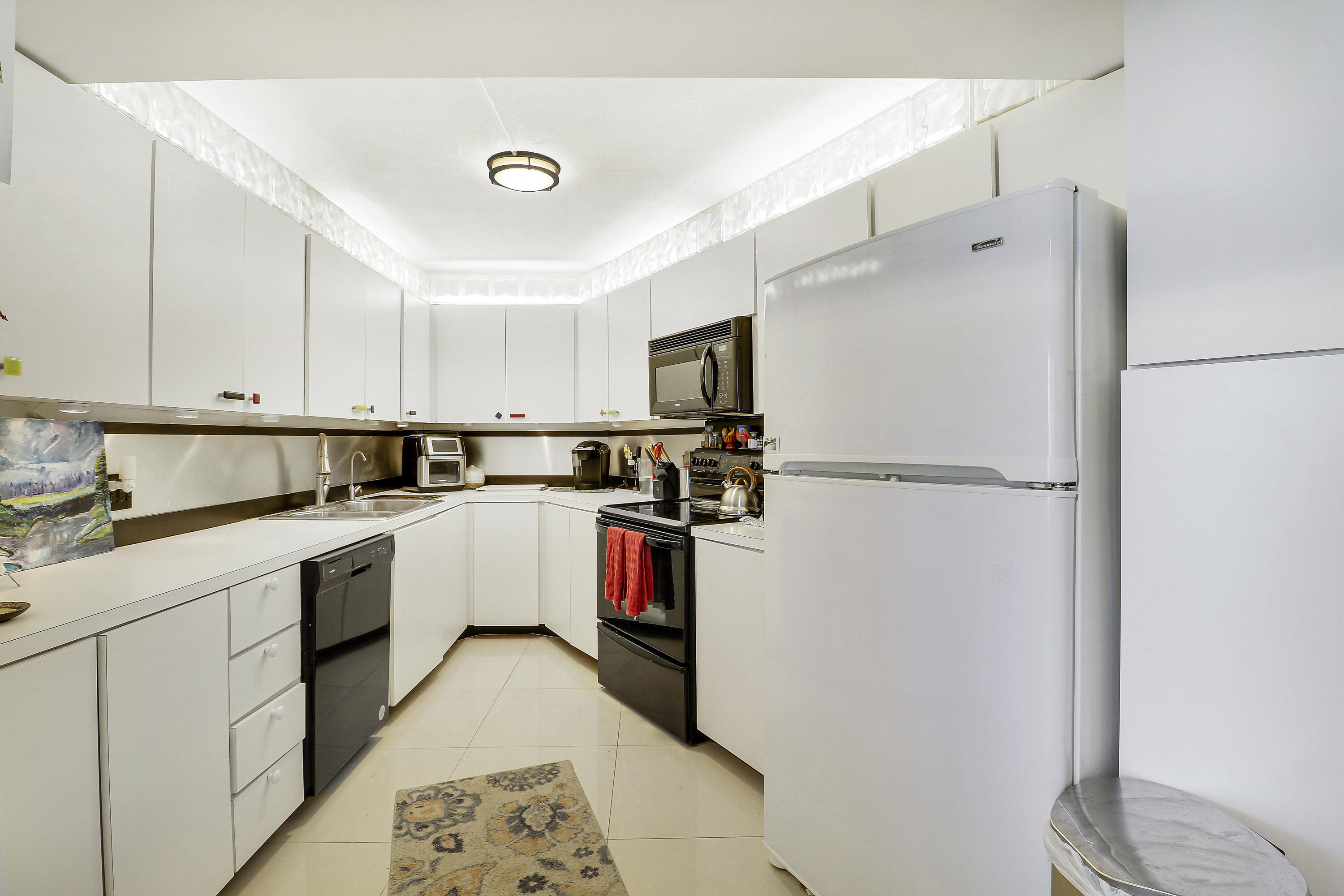 CONNEMARA CONDO - Residential