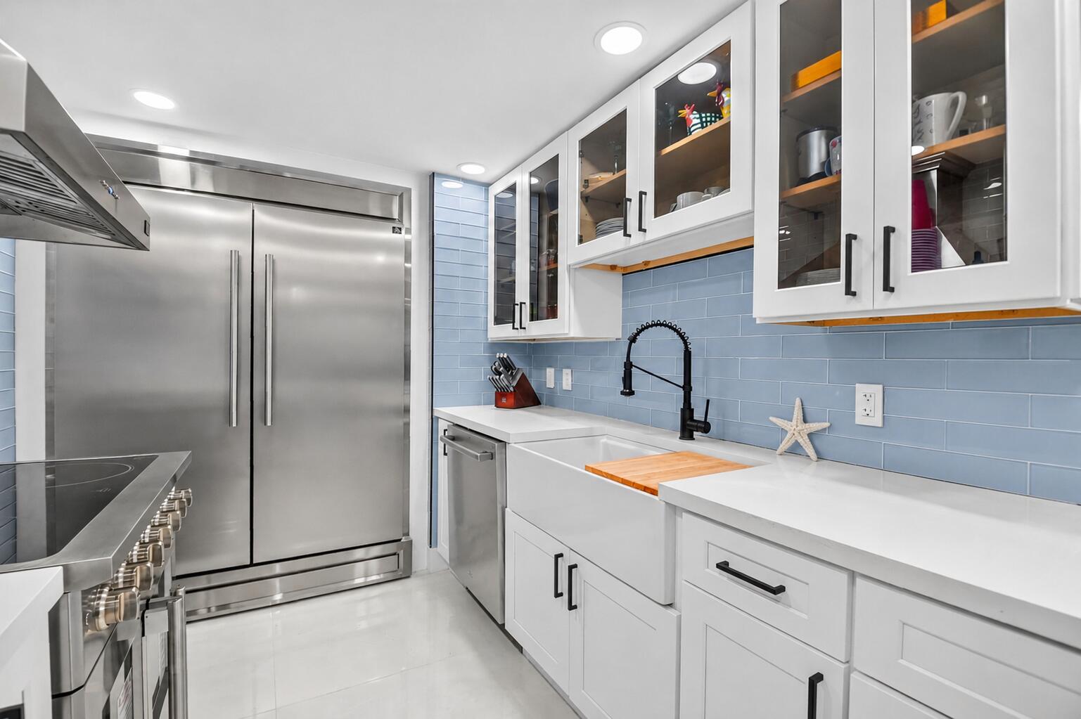 PALM BEACH HOUSE CONDO - Residential