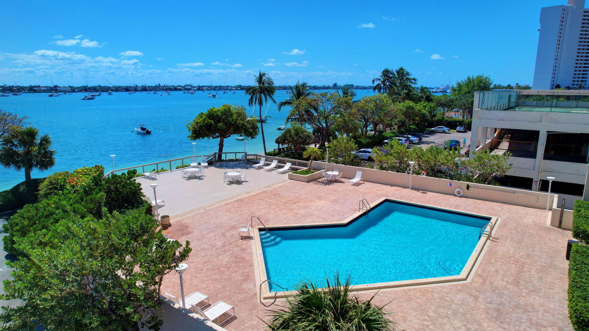 PALM BEACH HOUSE CONDO - Residential