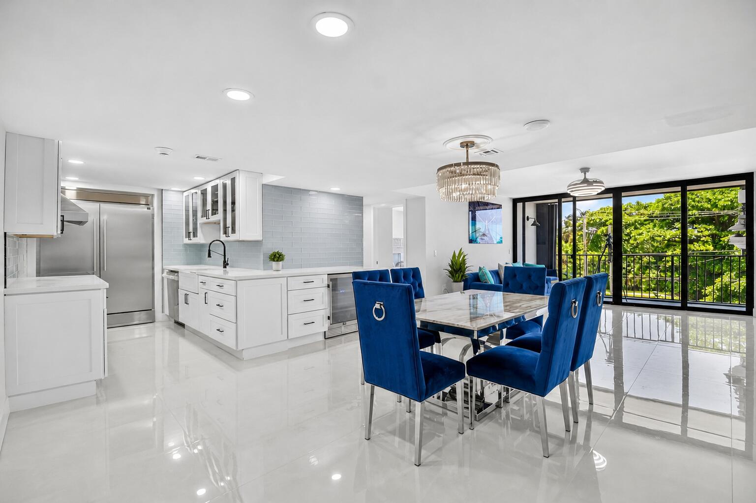PALM BEACH HOUSE CONDO - Residential