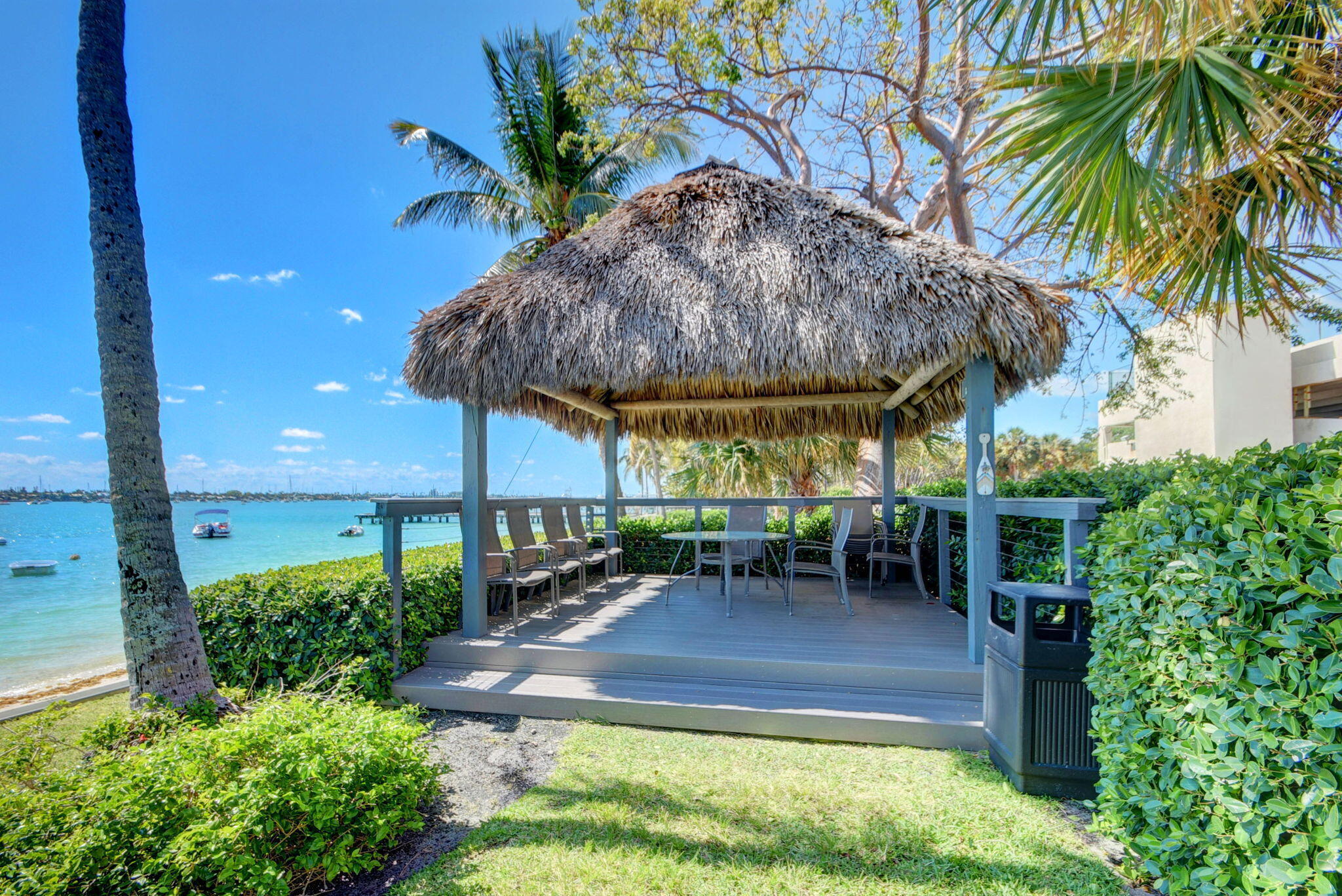 PALM BEACH HOUSE CONDO - Residential