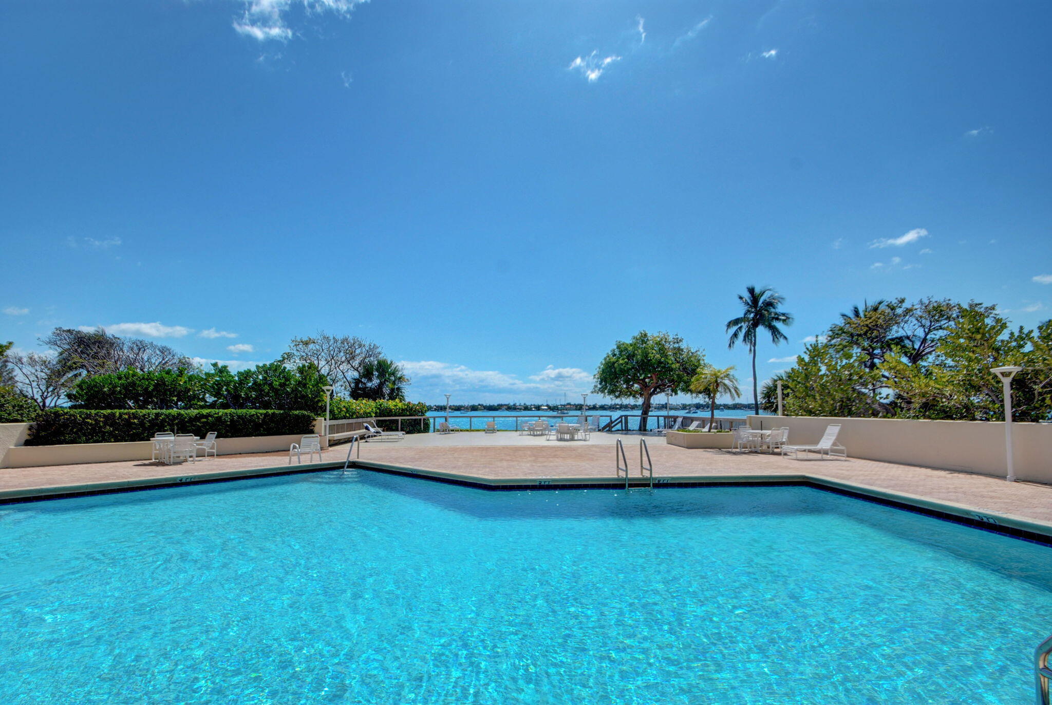 PALM BEACH HOUSE CONDO - Residential