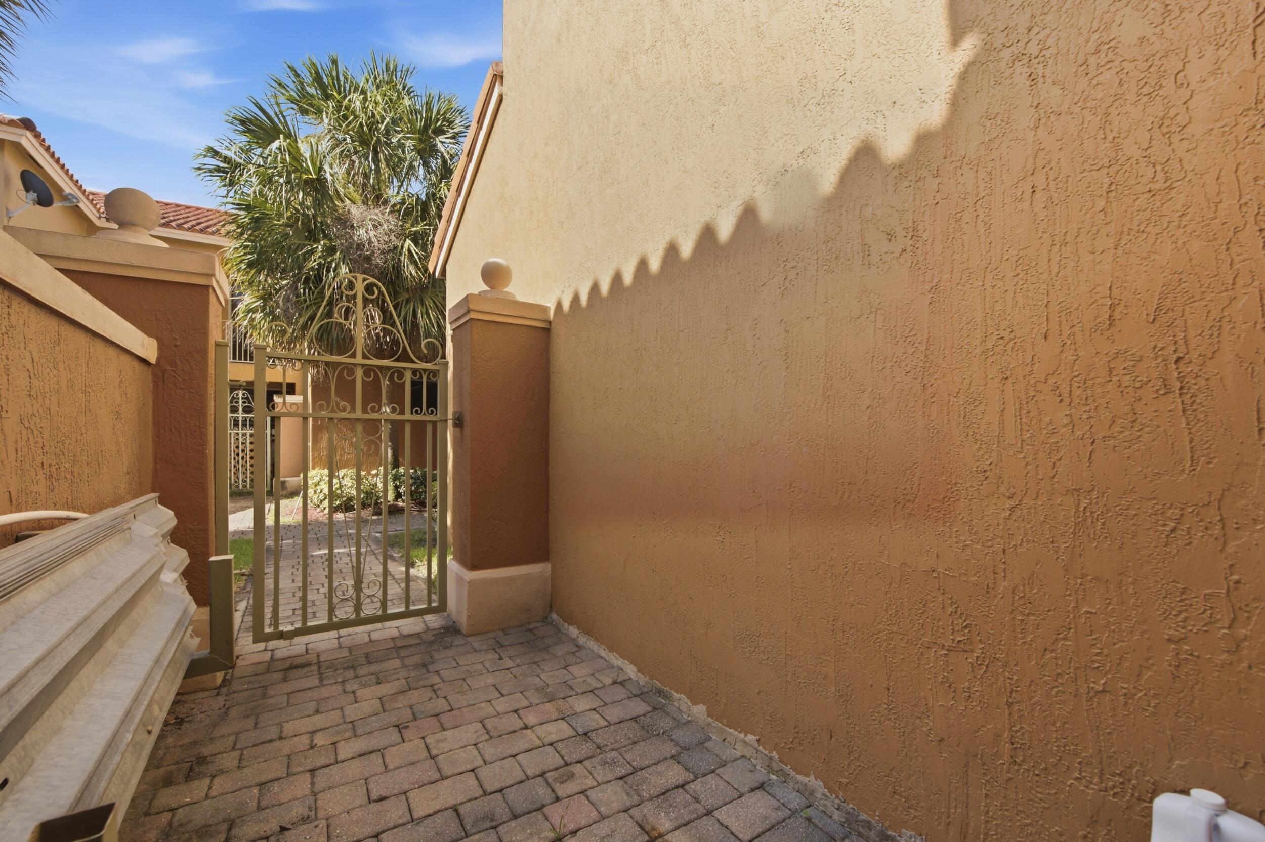 Hampton Isles Condo - Residential Lease