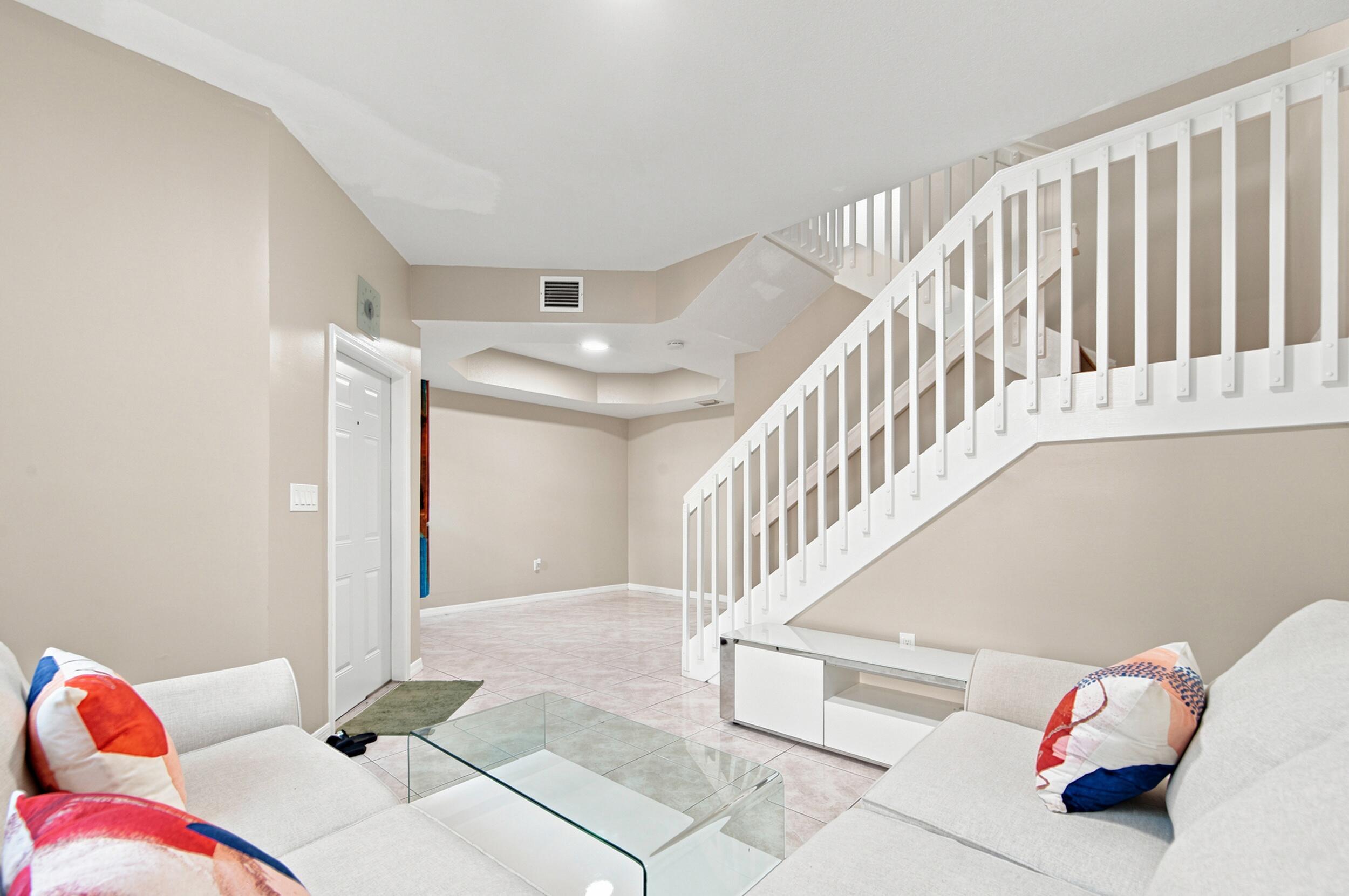 Hampton Isles Condo - Residential Lease