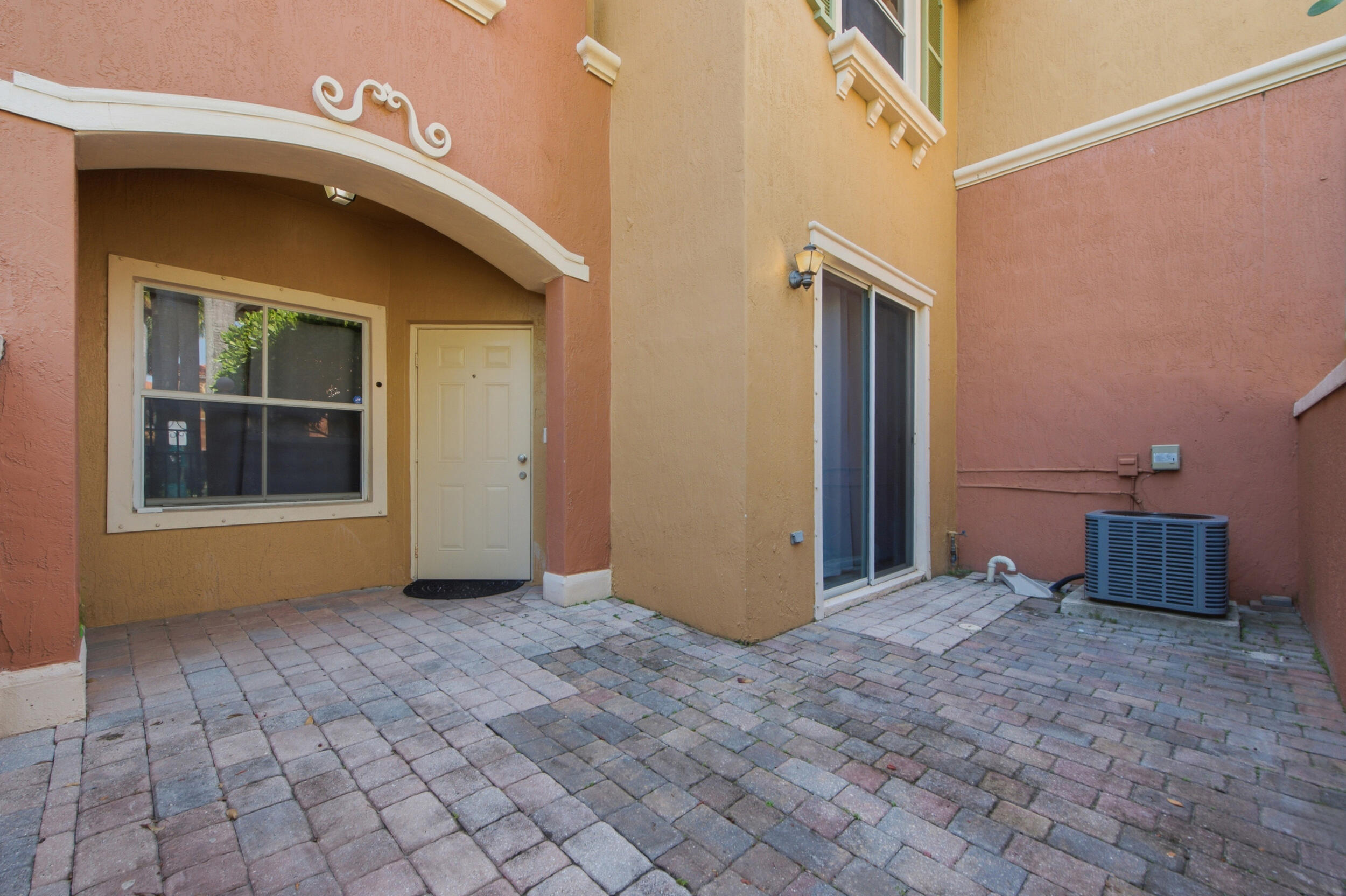 Hampton Isles Condo - Residential Lease