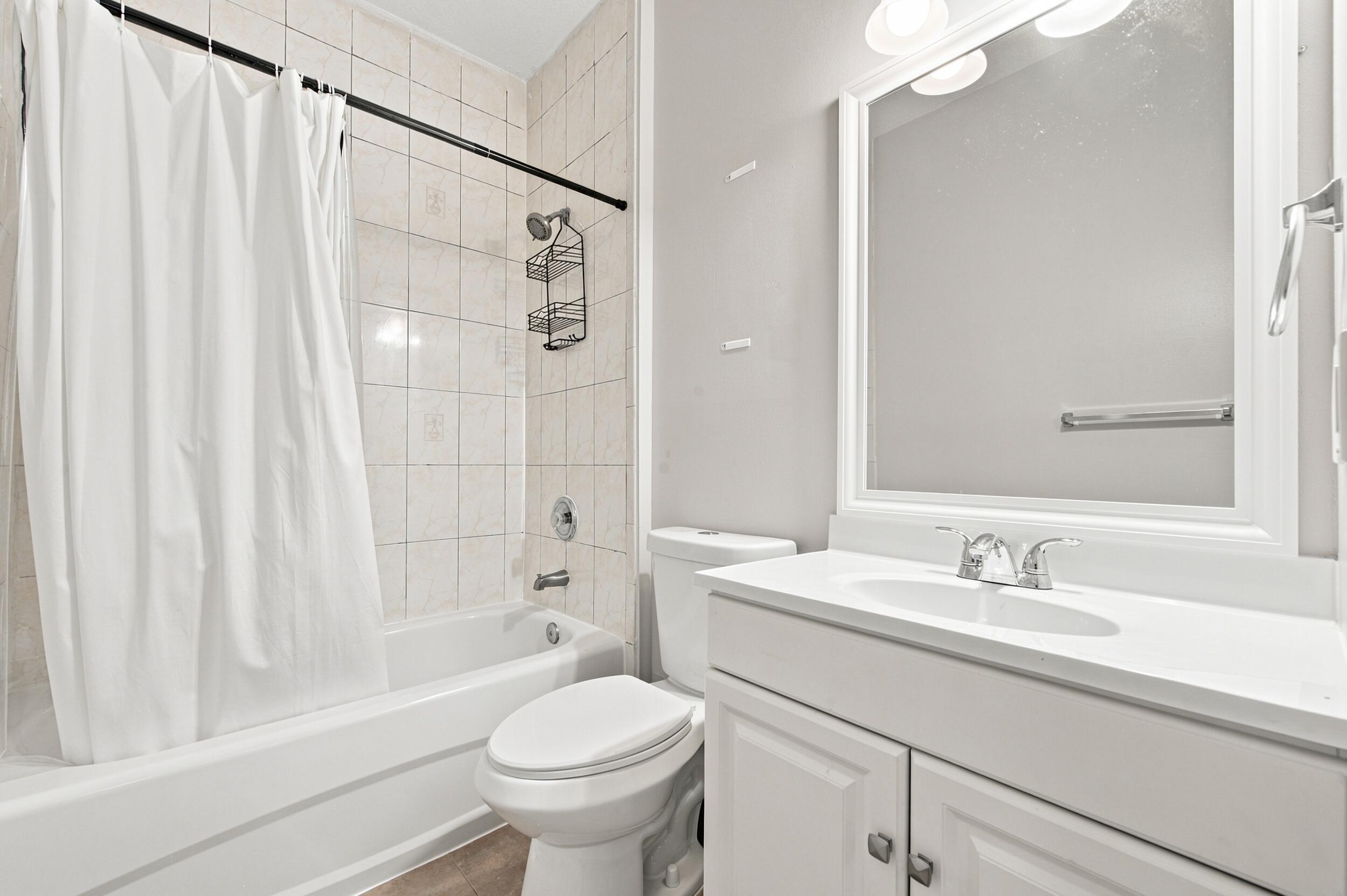 Hampton Isles Condo - Residential Lease
