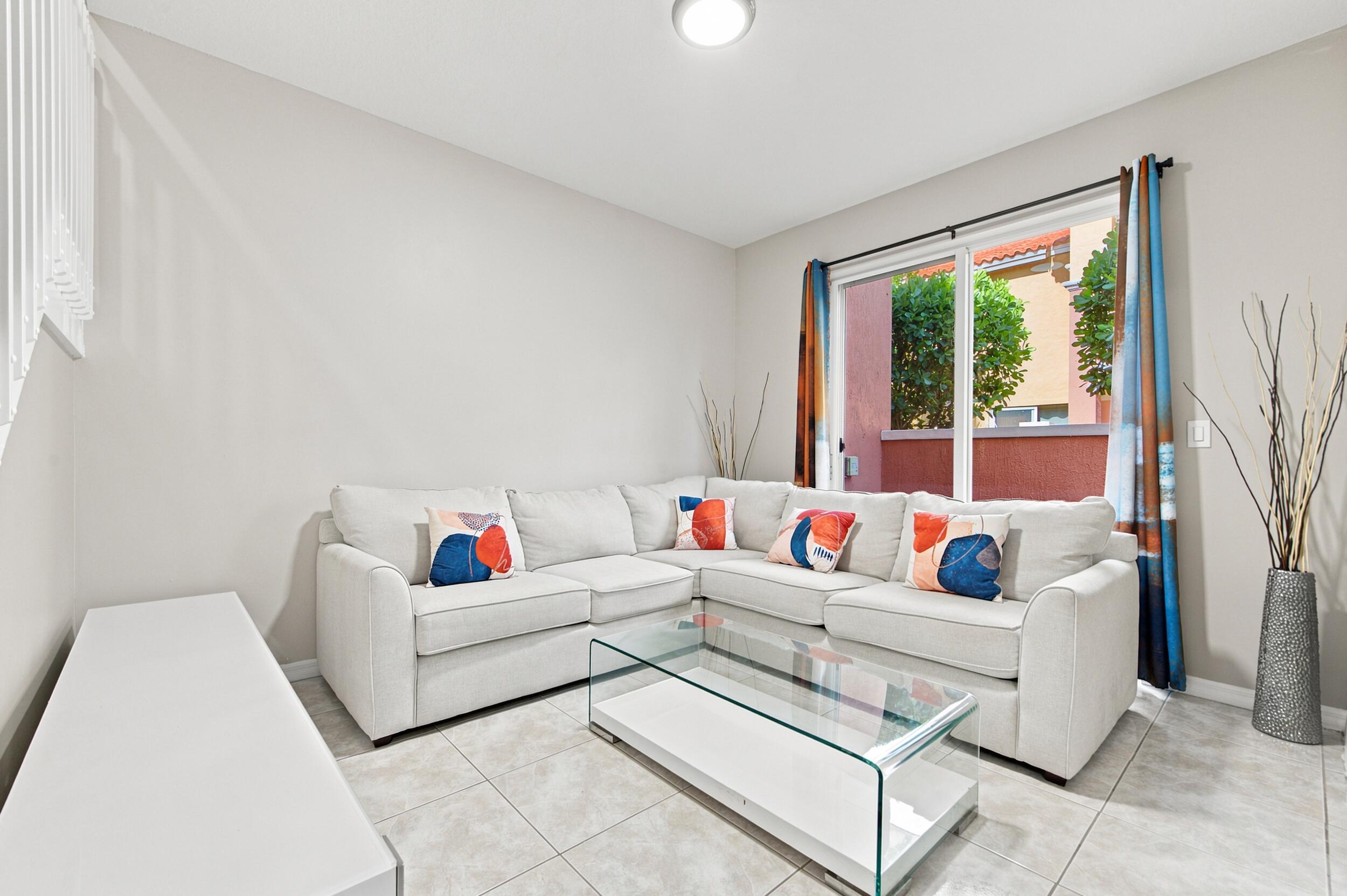 Hampton Isles Condo - Residential Lease