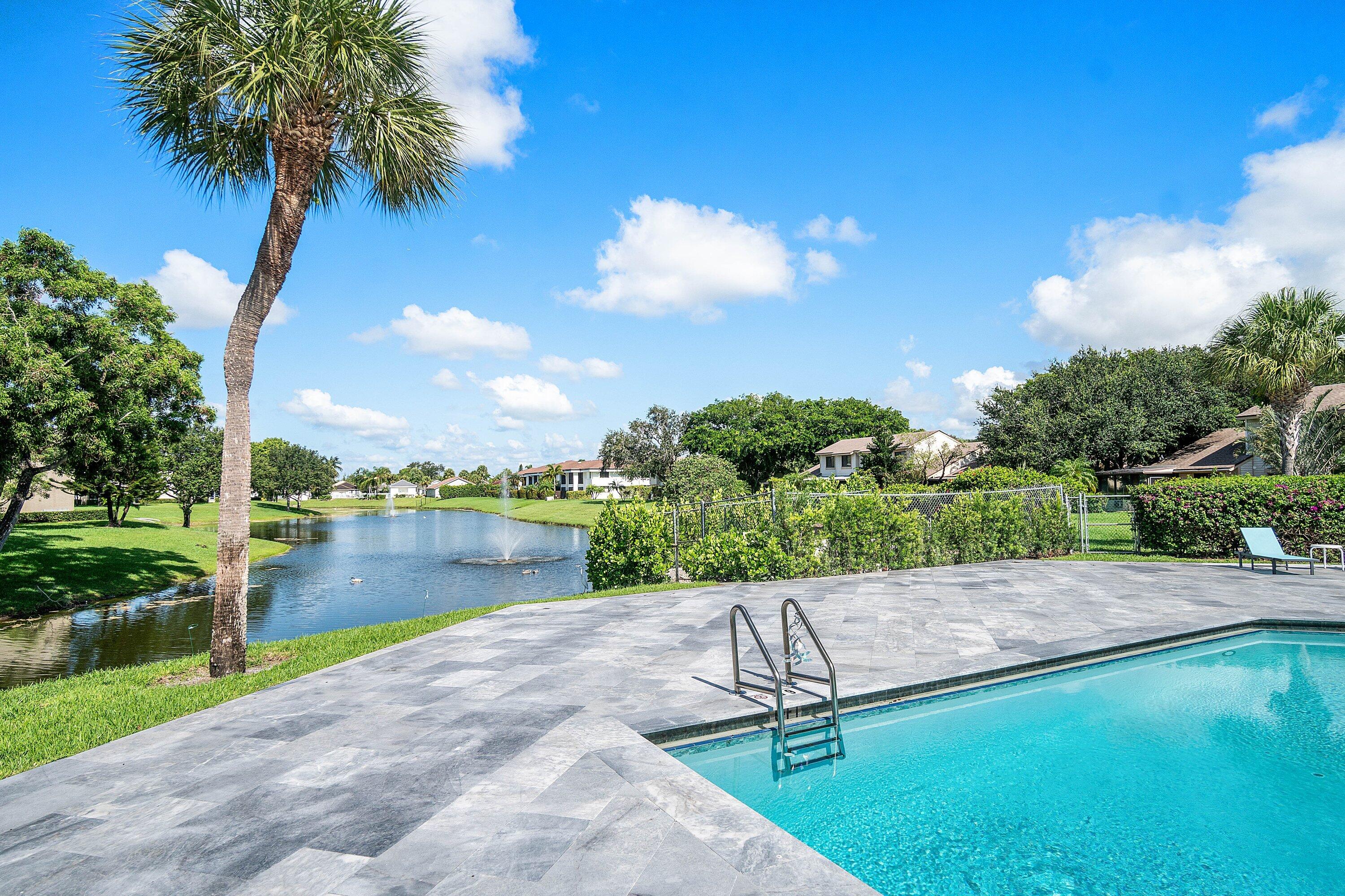 LAGO DEL REY NORTH CONDO - Residential