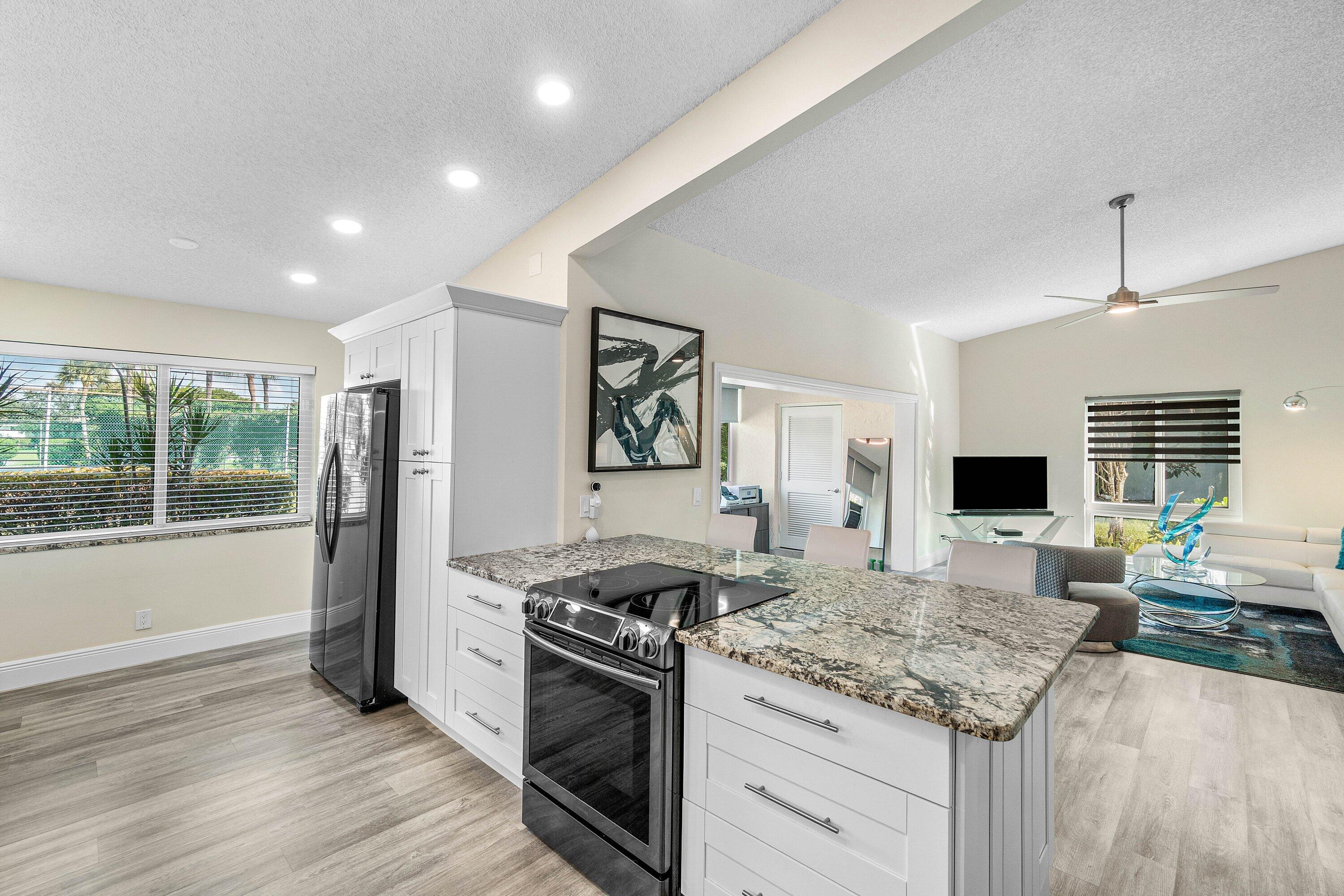 LAGO DEL REY NORTH CONDO - Residential