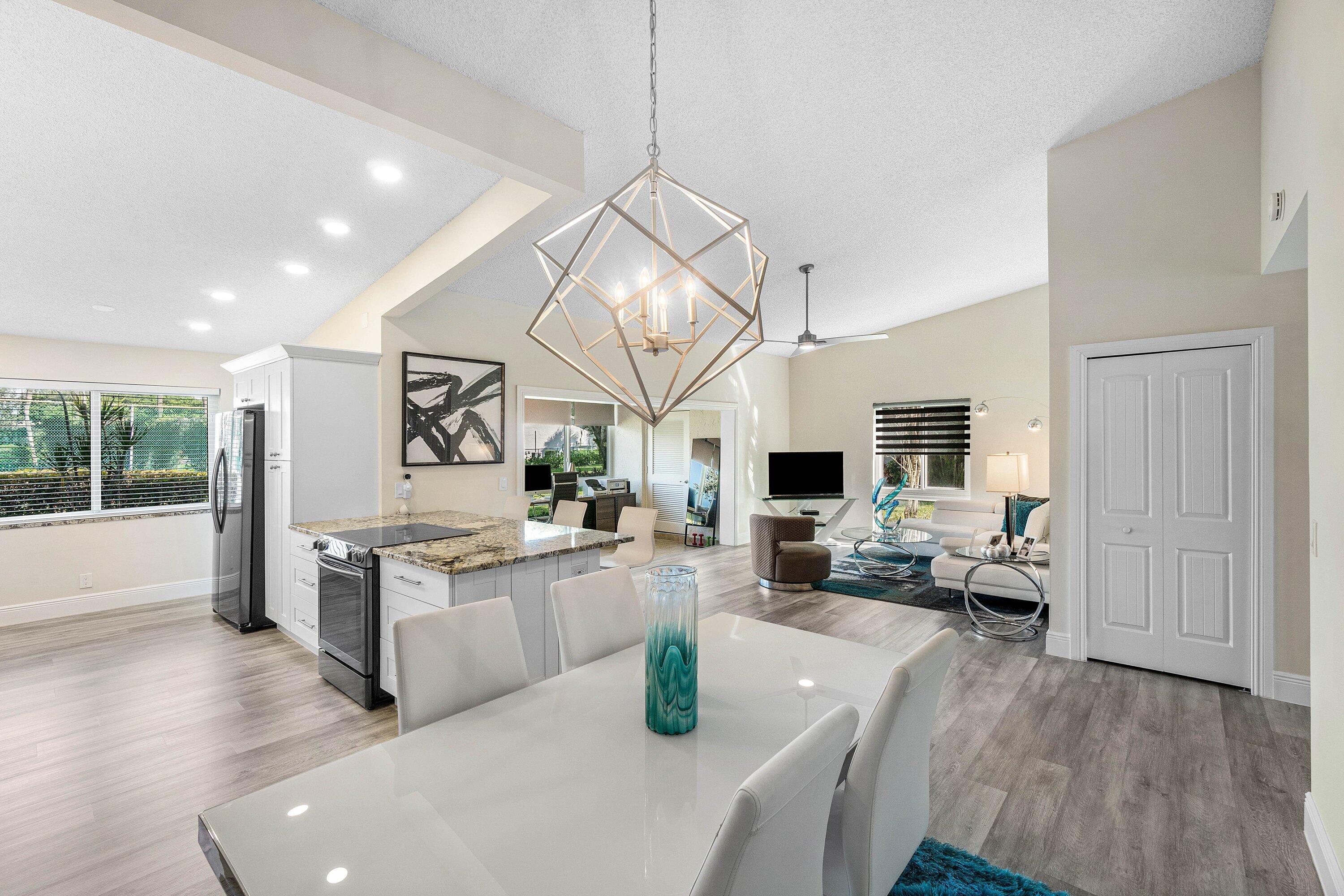LAGO DEL REY NORTH CONDO - Residential