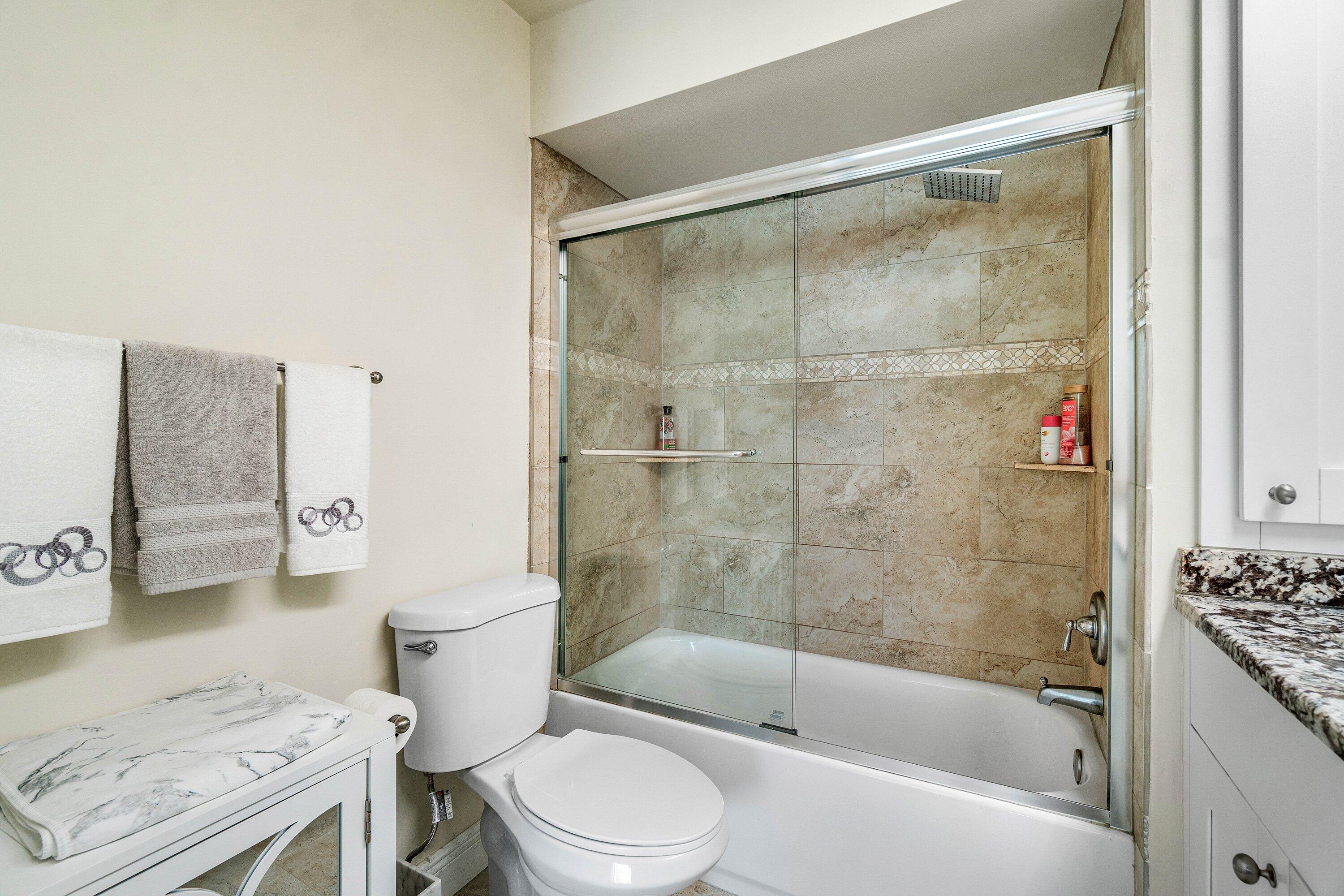 LAGO DEL REY NORTH CONDO - Residential