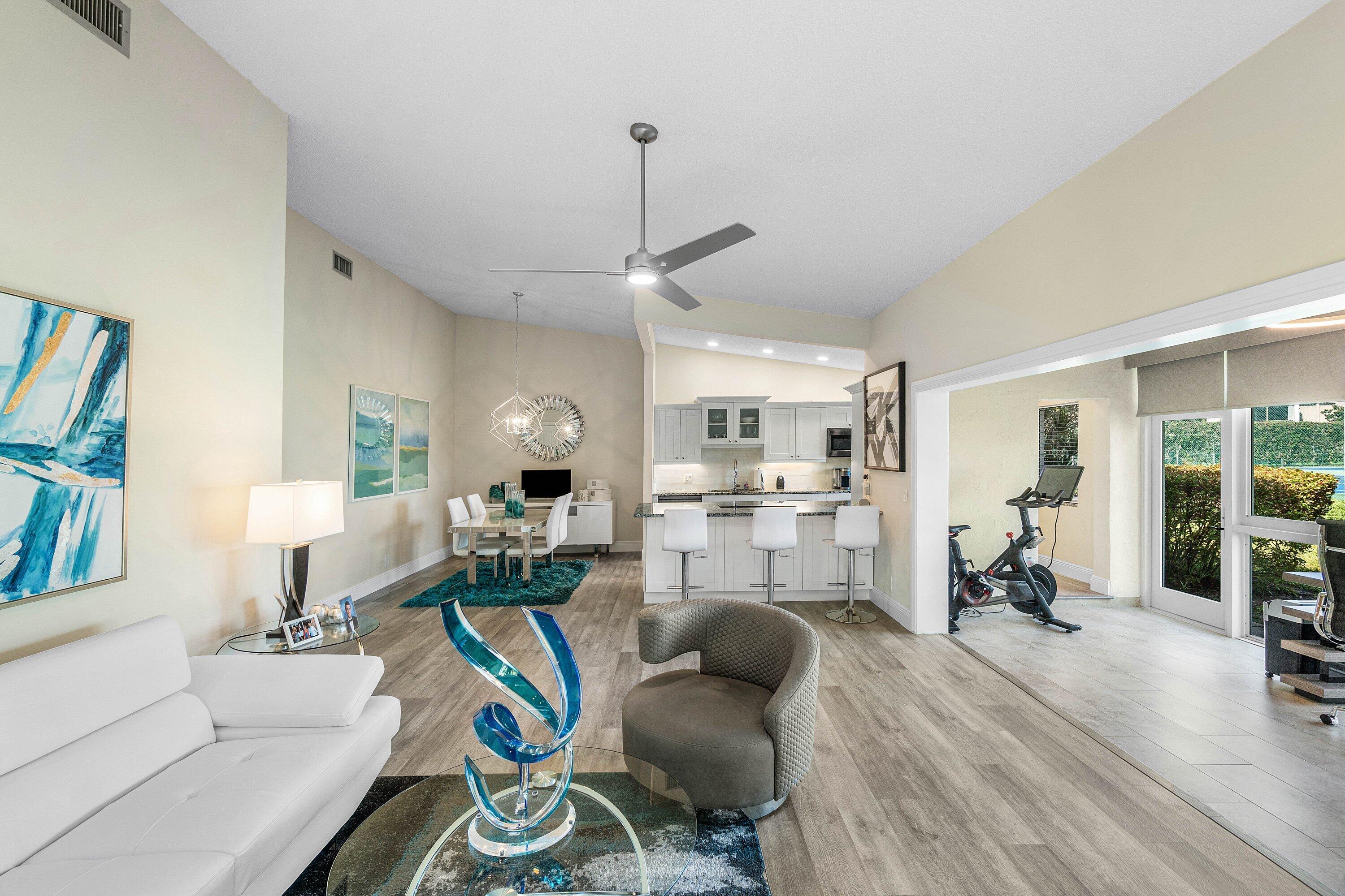 LAGO DEL REY NORTH CONDO - Residential